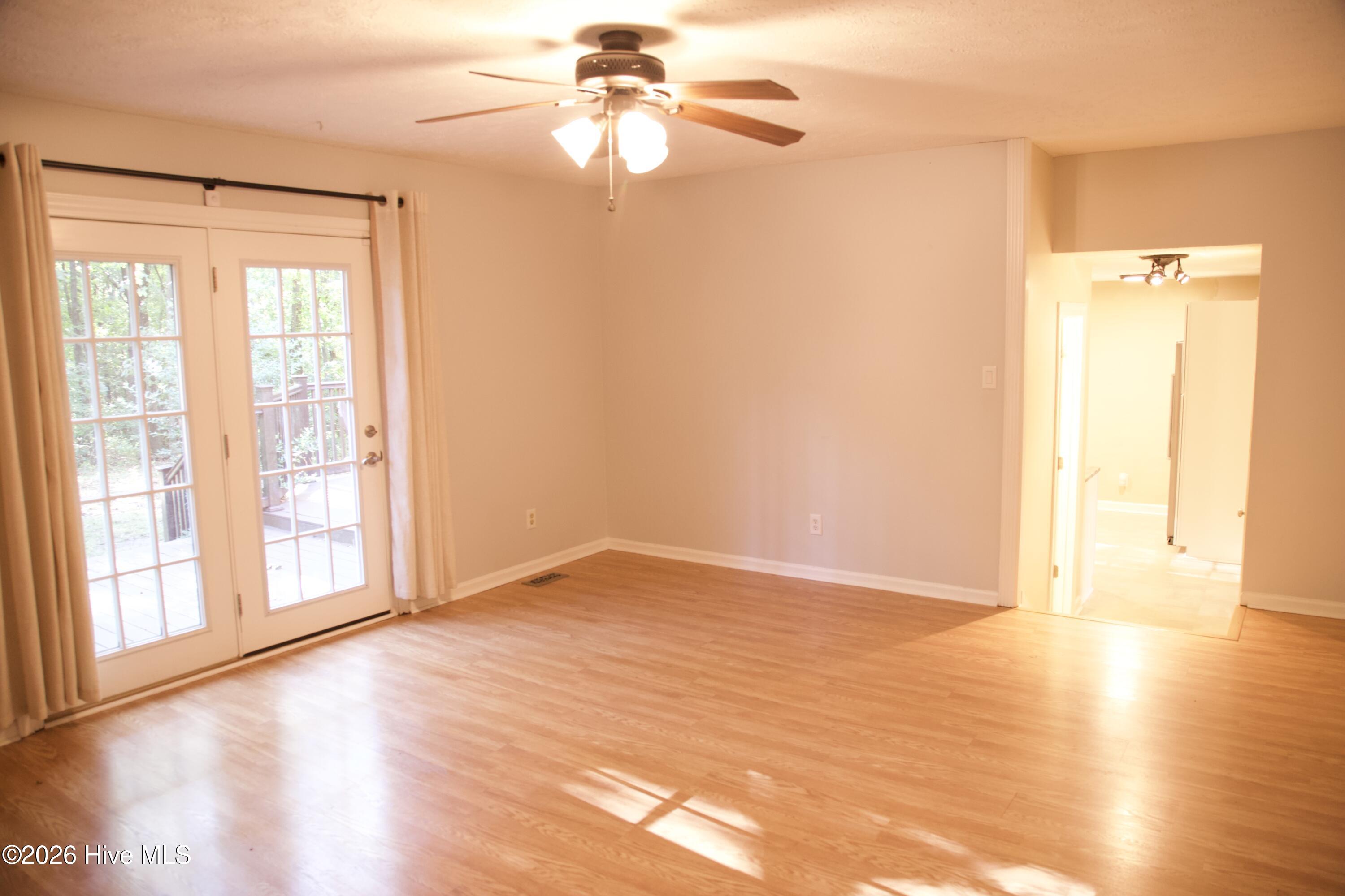 110 Stornoway Drive Property Photo 11