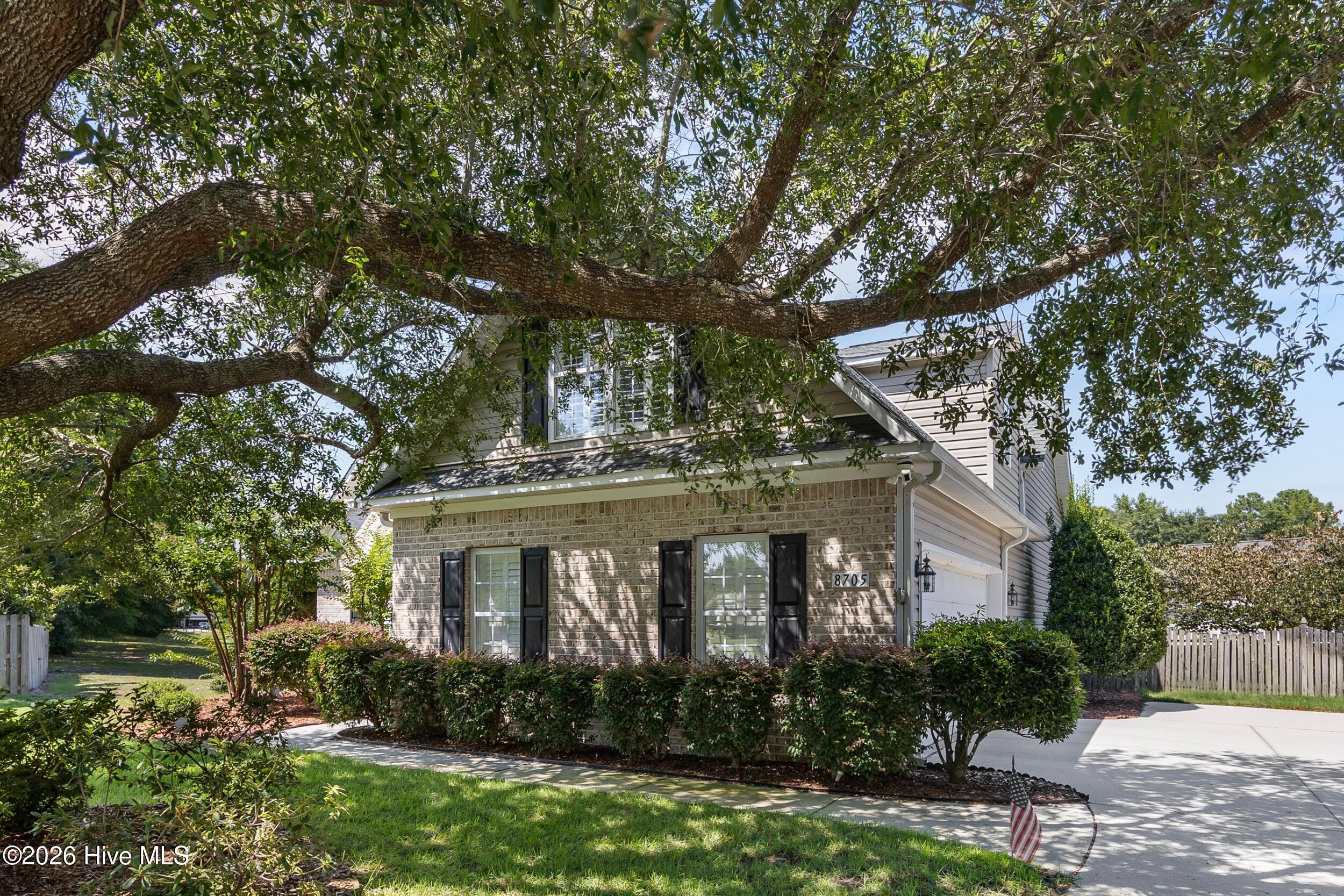 8705 Plantation Landing Drive Property Photo 1