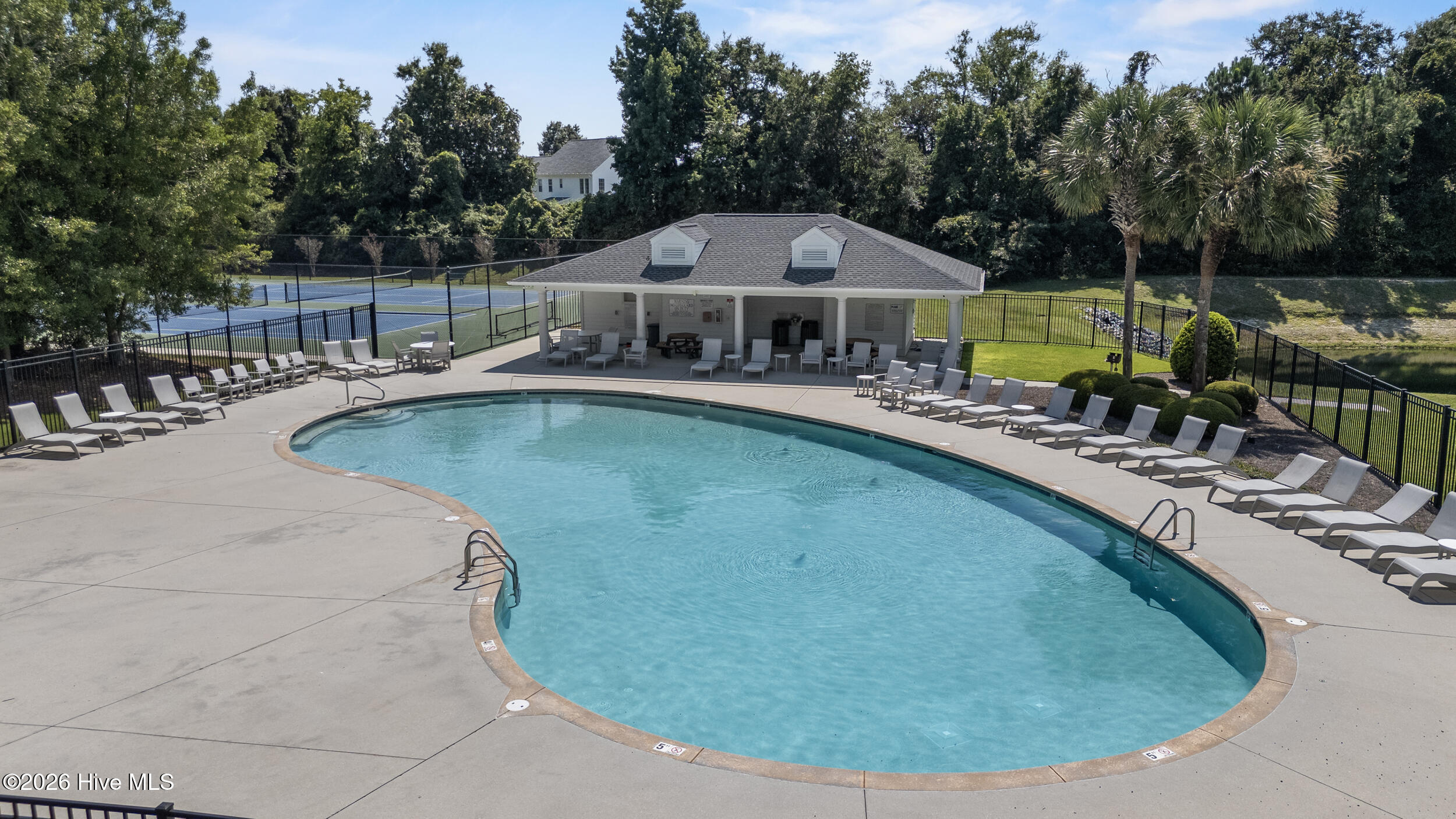 8705 Plantation Landing Drive Property Photo 4