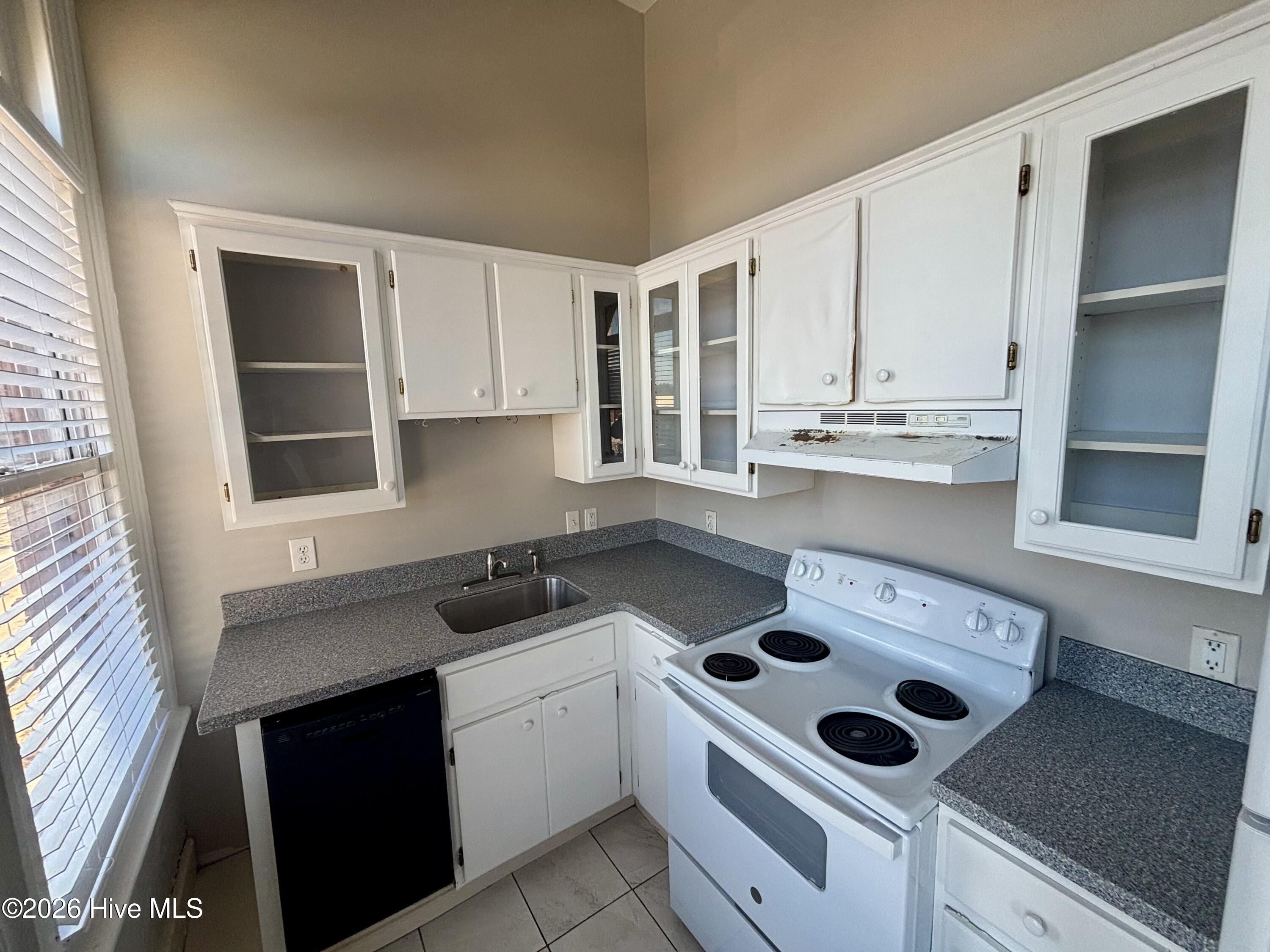 1030 Broad Street H Property Photo 6