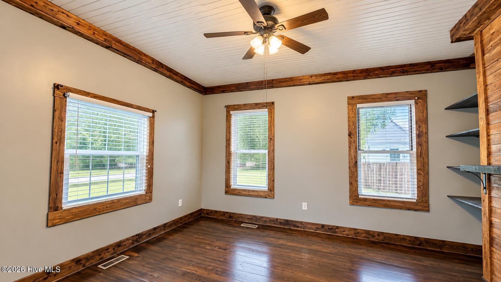 417 Harvey Street Property Photo 10