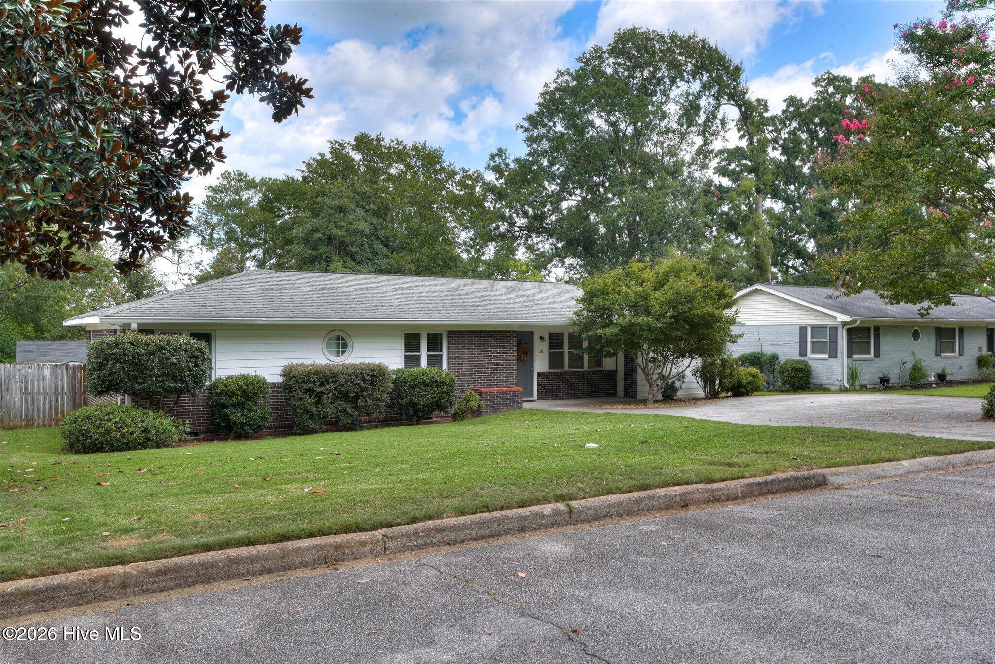 2421 Persimmon Road Property Photo 3