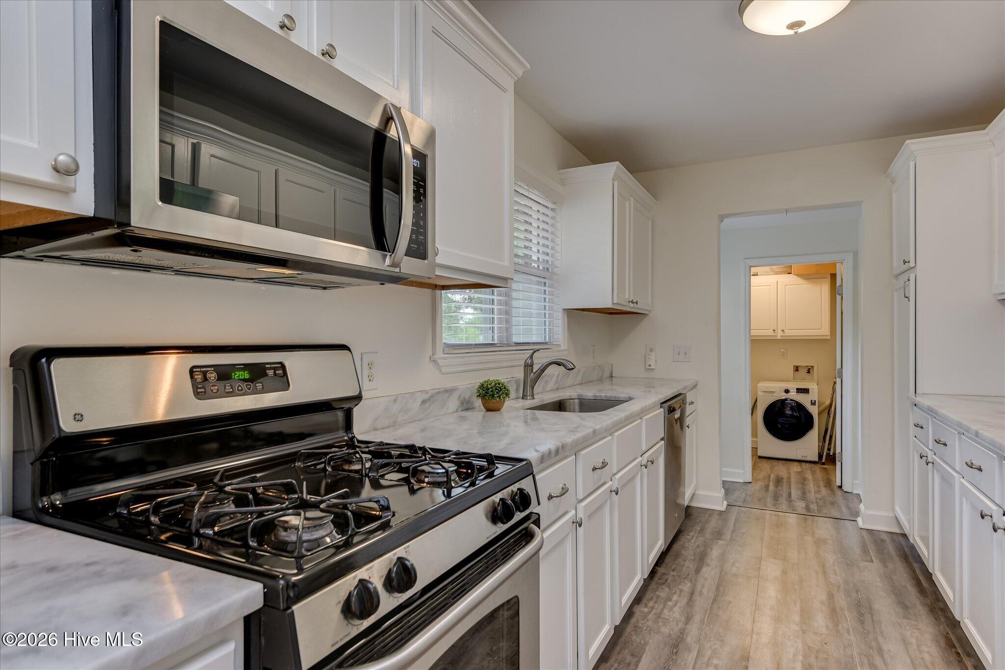 2421 Persimmon Road Property Photo 10