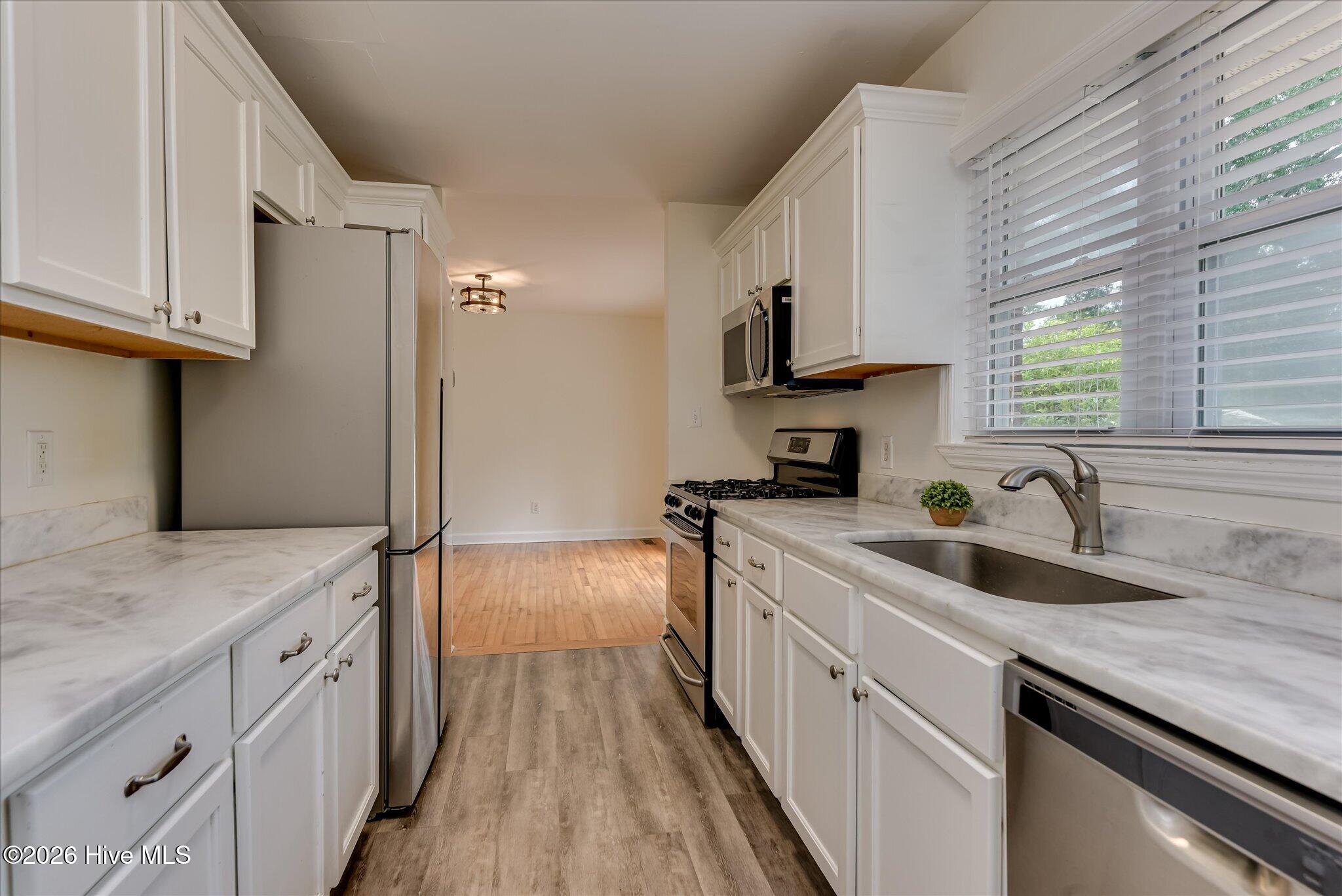 2421 Persimmon Road Property Photo 11