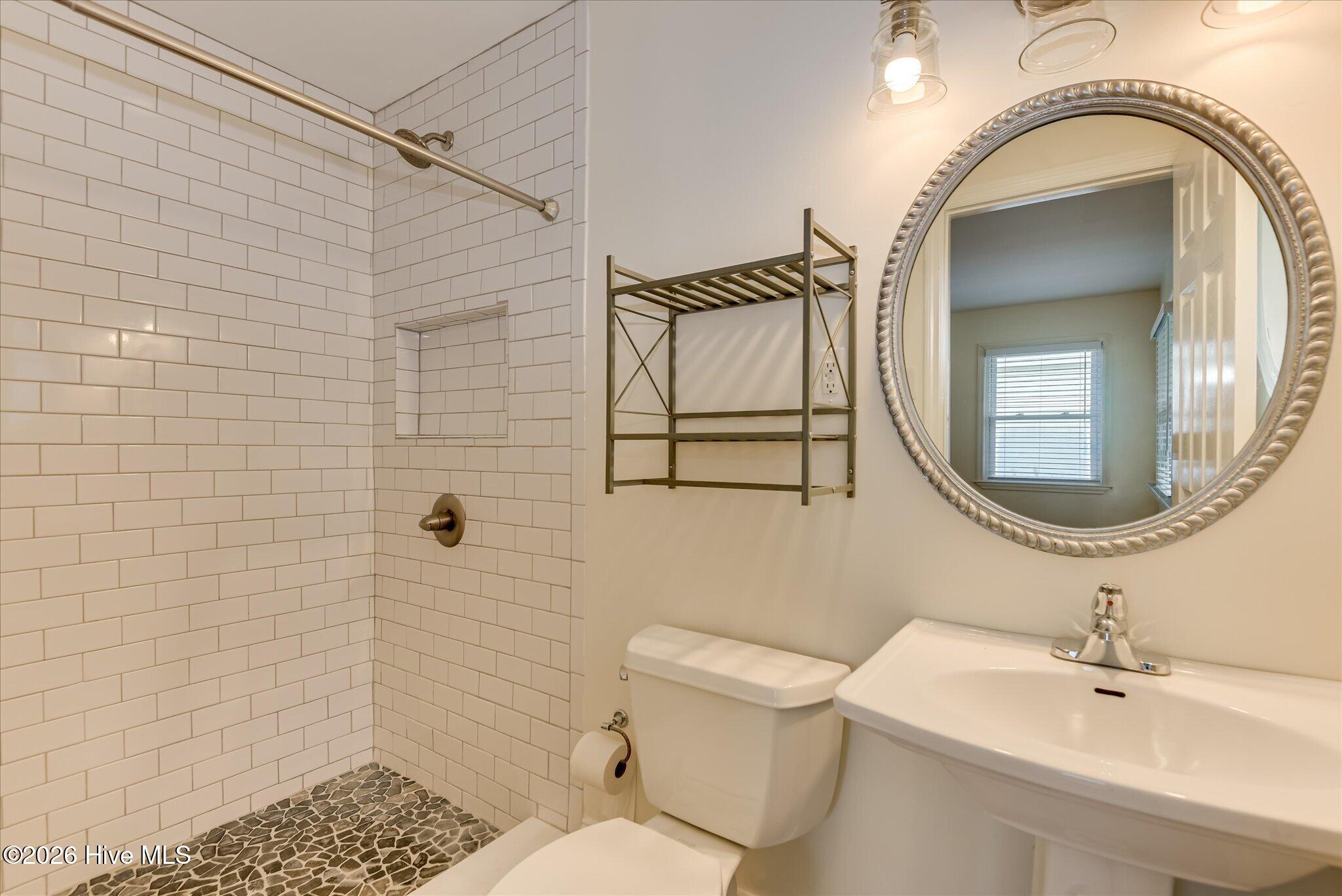 2421 Persimmon Road Property Photo 16