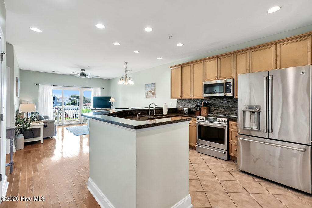 700 Ocean Drive Unit 104 Property Photo 12