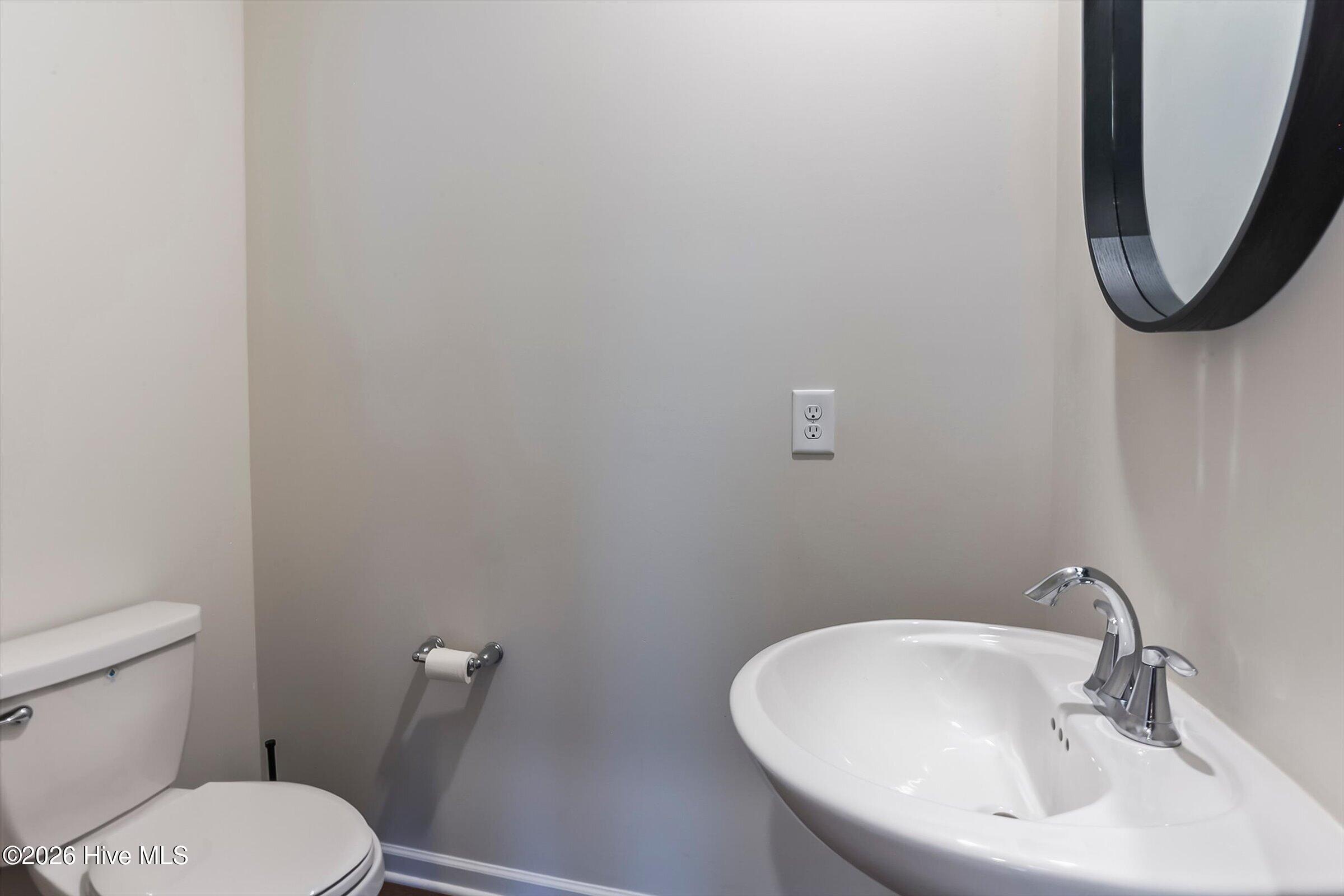 152 Southern Lake Court Property Photo 31