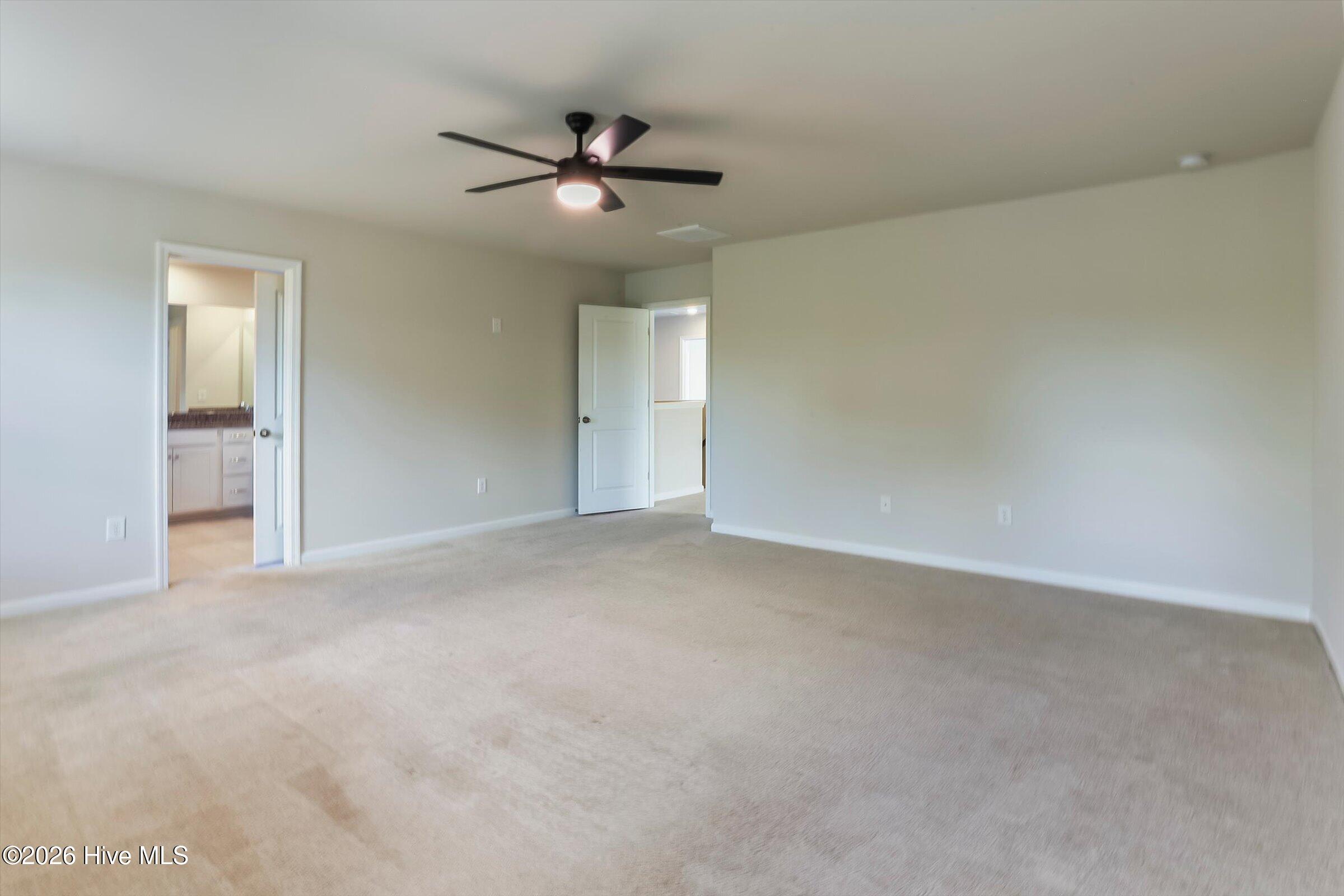 152 Southern Lake Court Property Photo 35