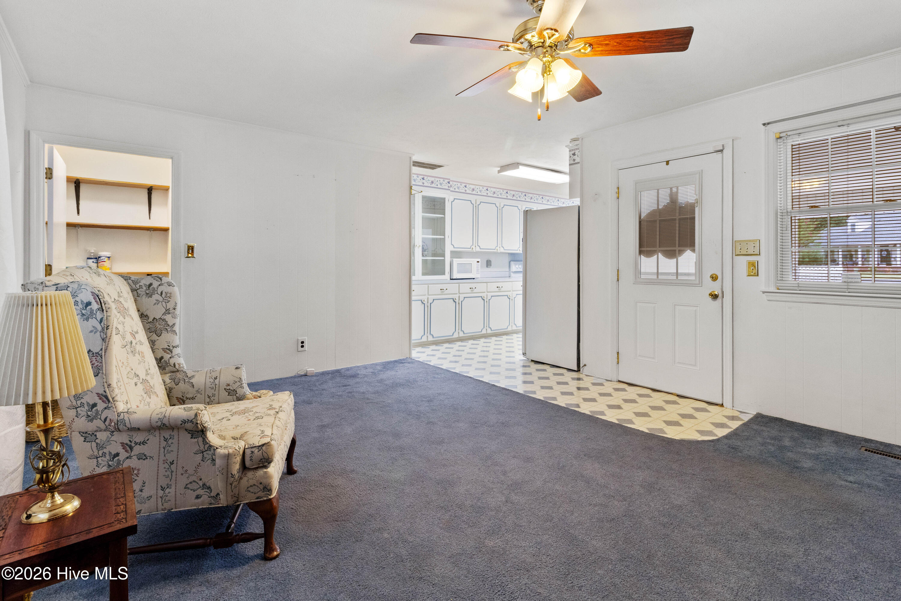 612 David Street Property Photo 5