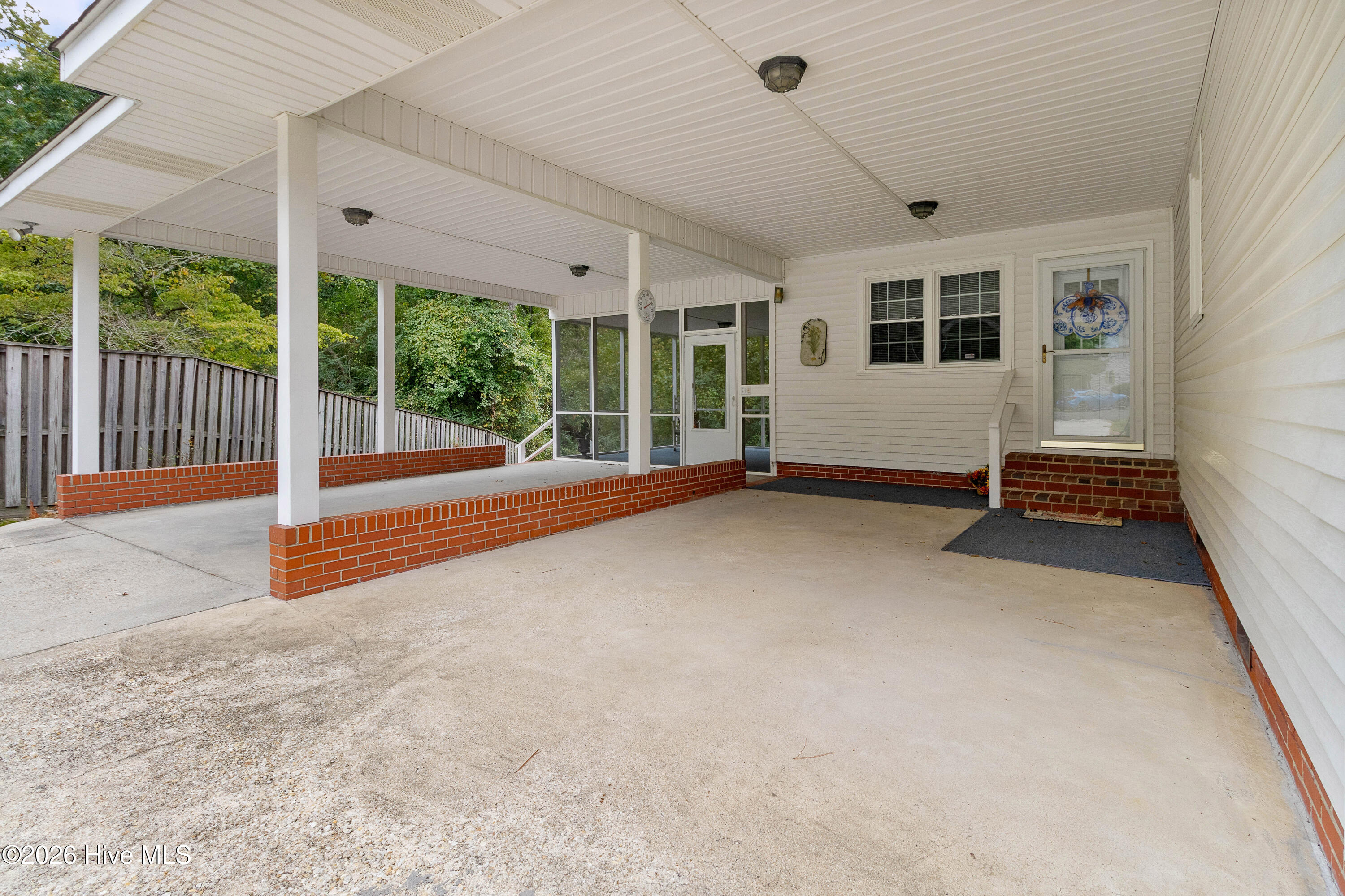 612 David Street Property Photo 32