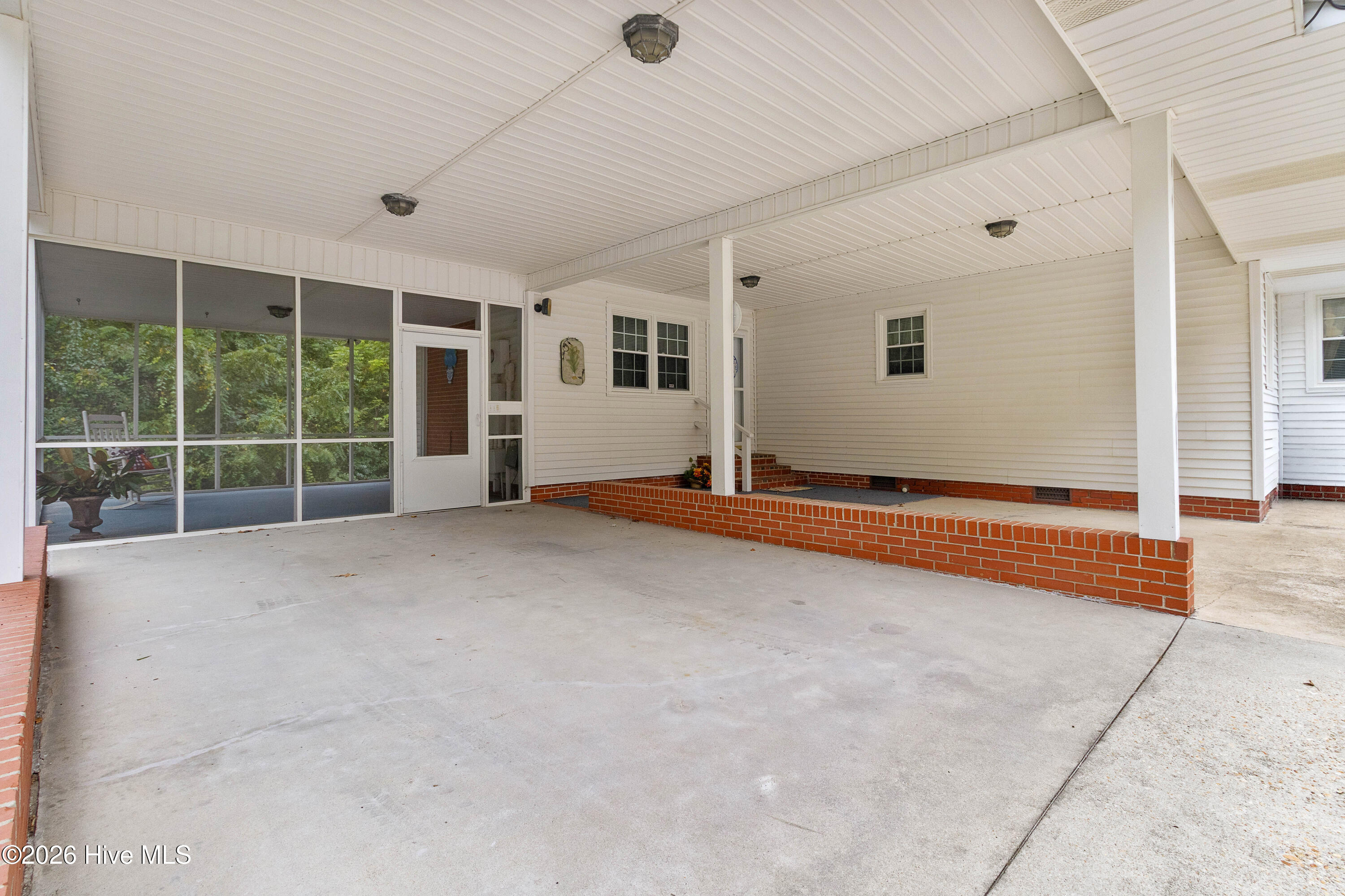 612 David Street Property Photo 33
