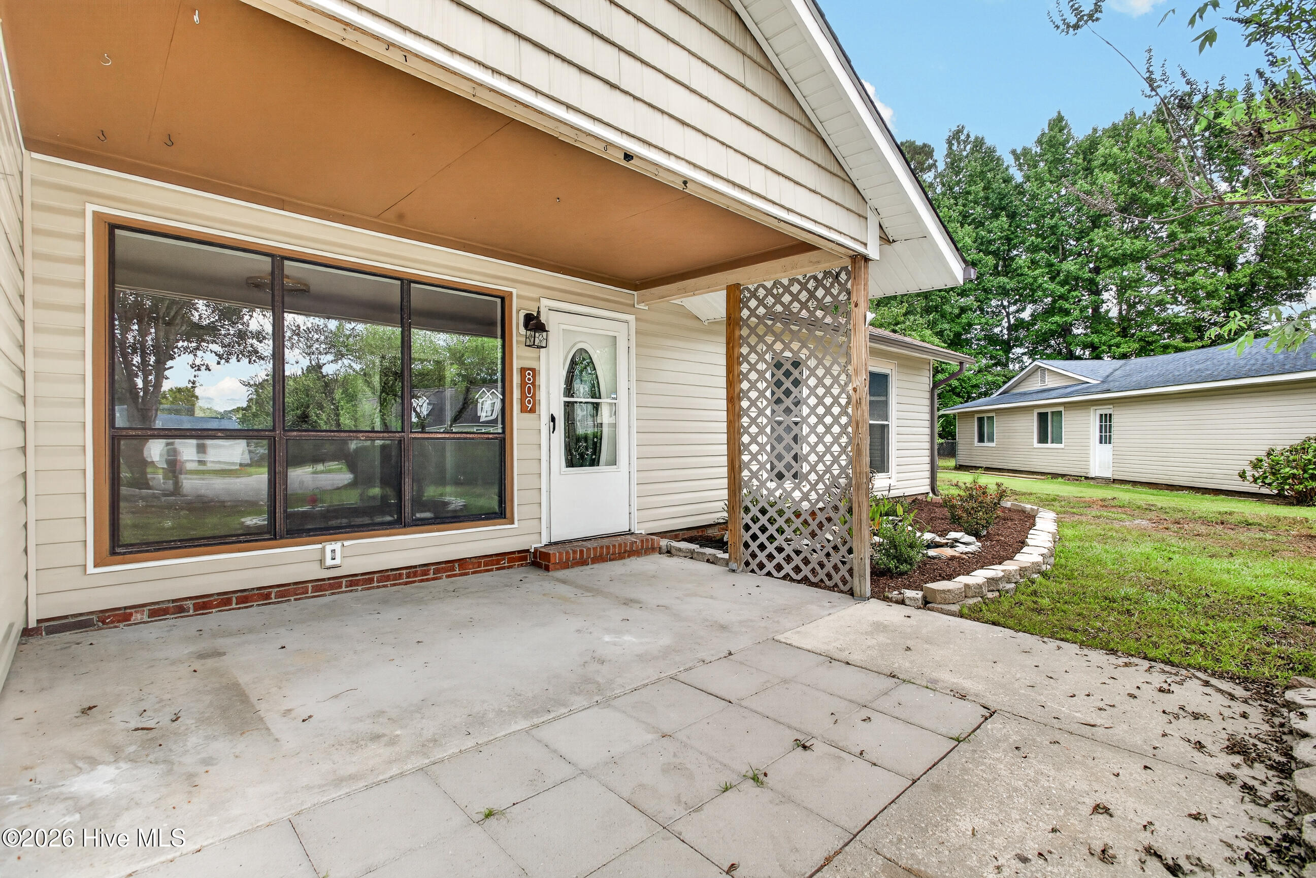 809 Deblea Court Property Photo 4