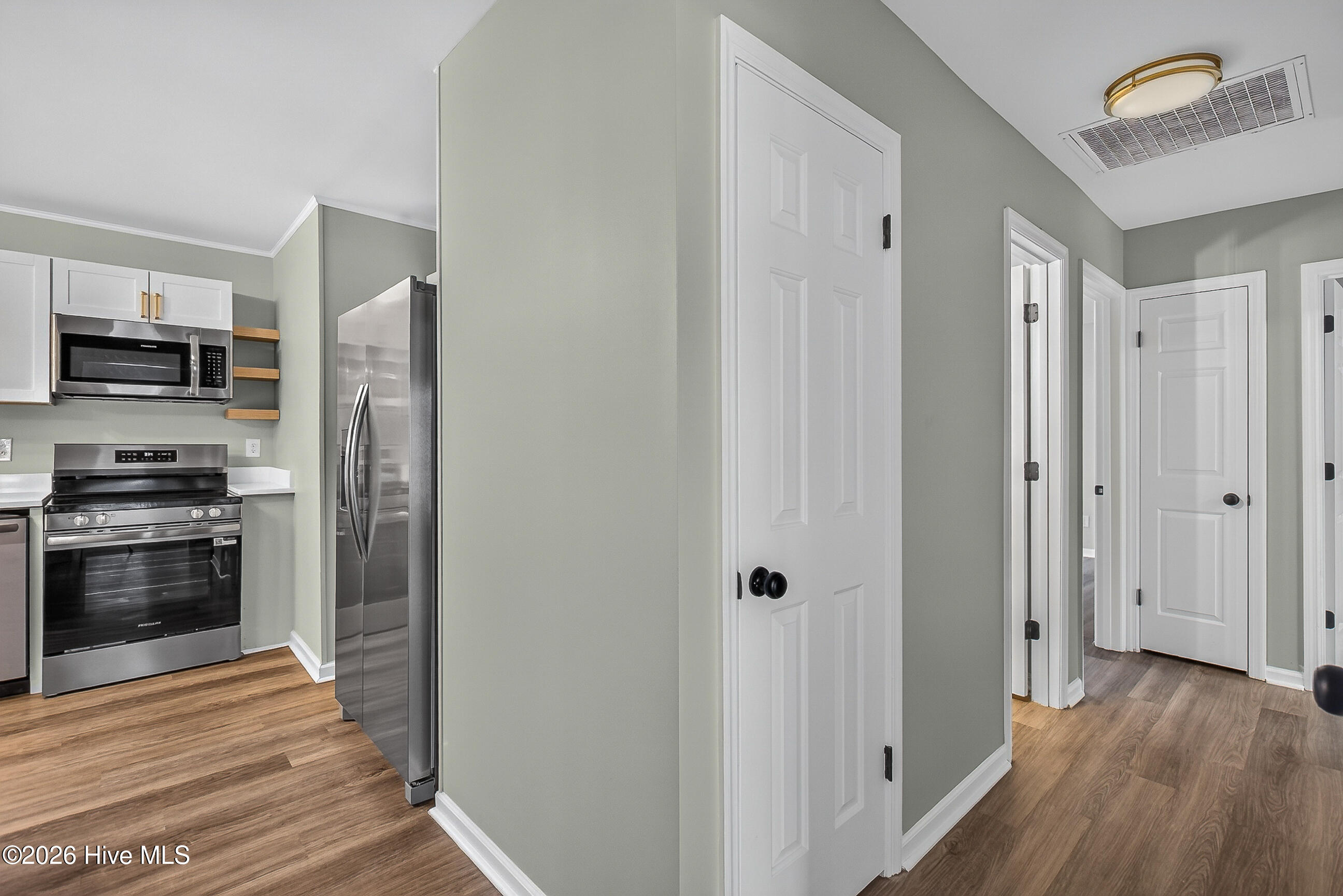 809 Deblea Court Property Photo 8