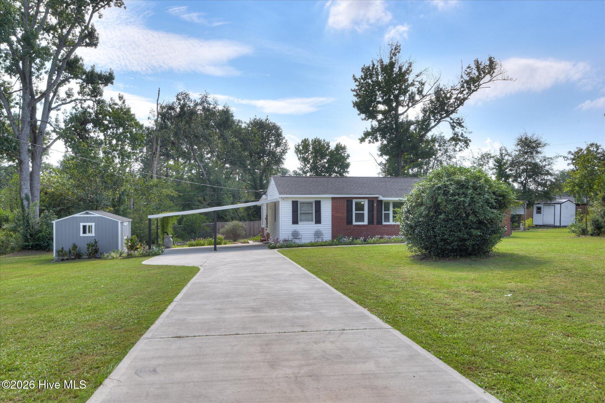 255 Edwards Drive Property Photo 3