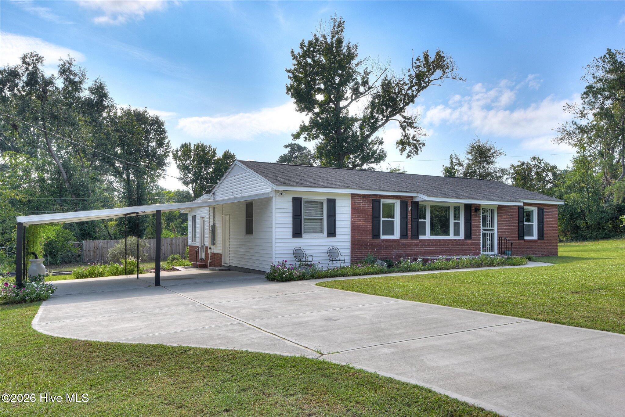 255 Edwards Drive Property Photo 4