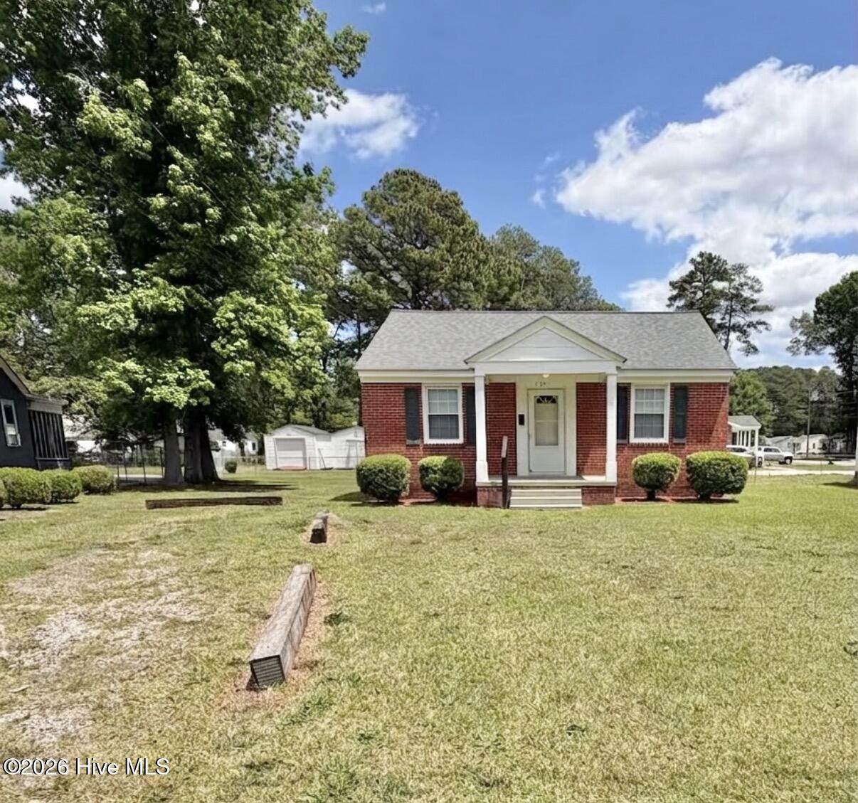 1124 Pitt Street Property Photo 1