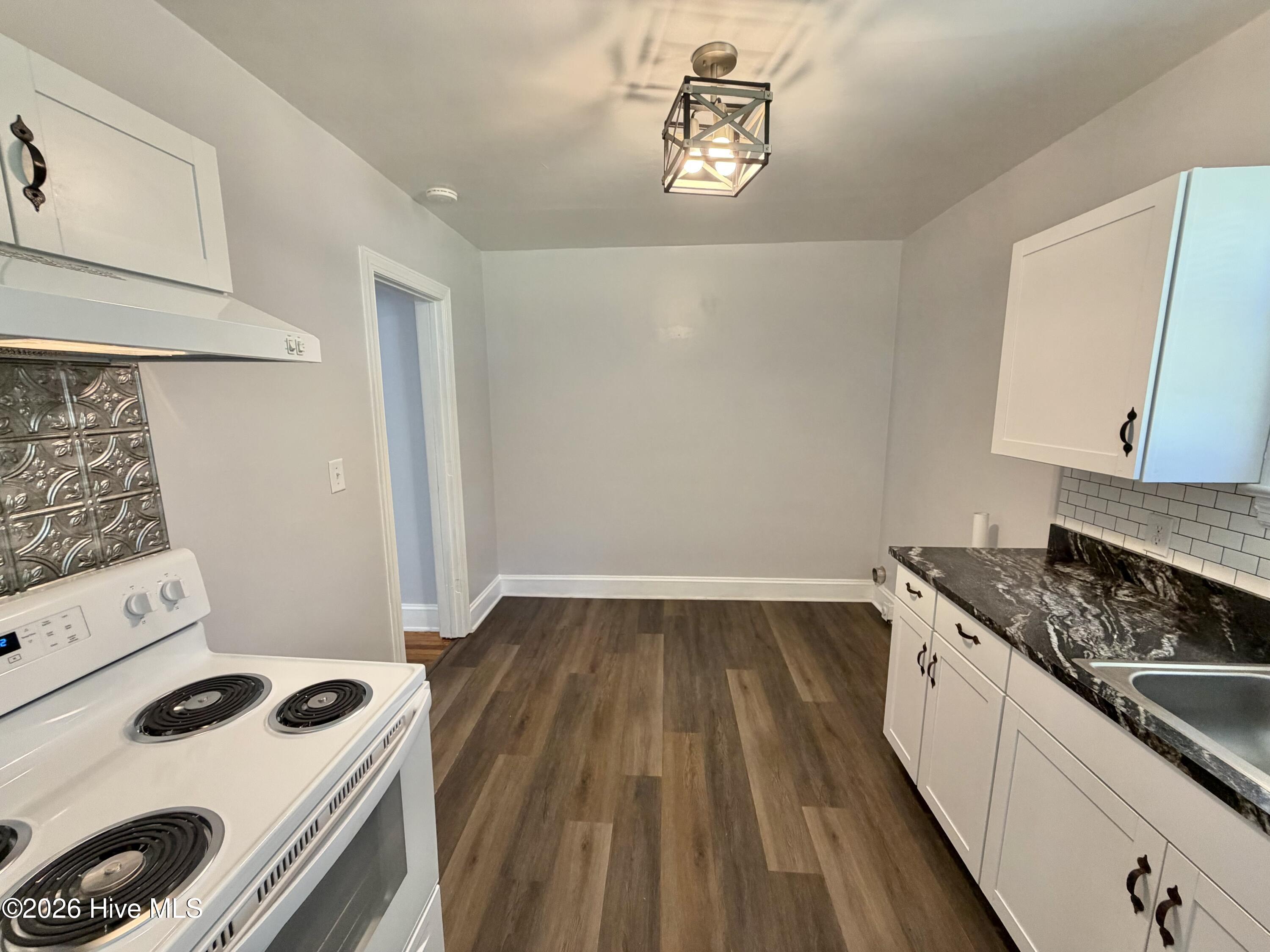 1124 Pitt Street Property Photo 12