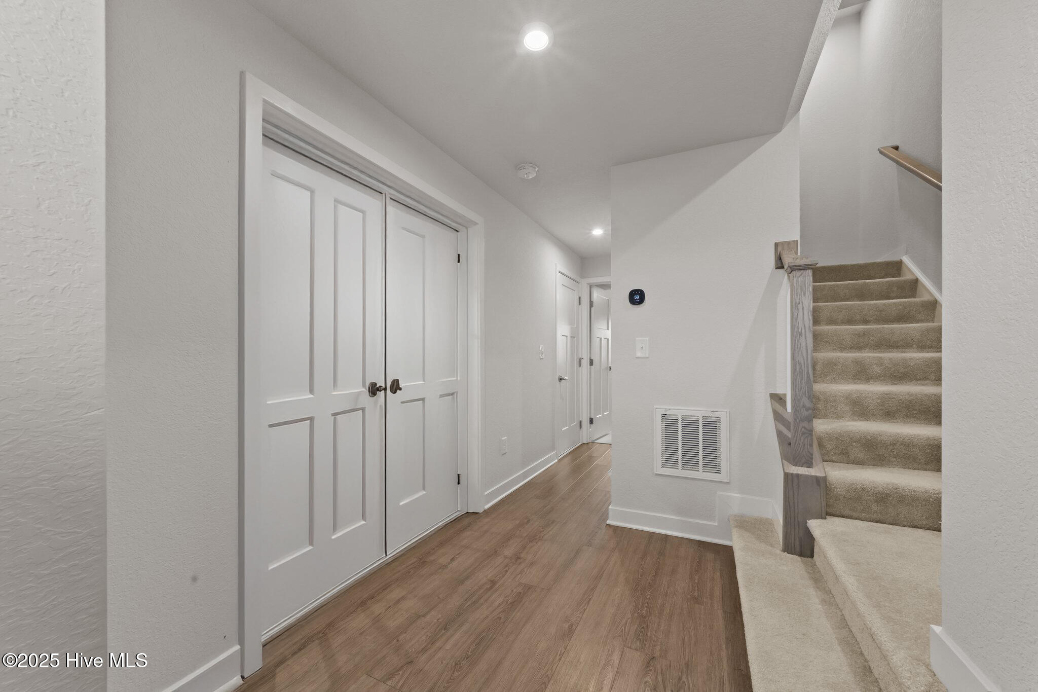 110 Fost Boulevard Property Photo 3