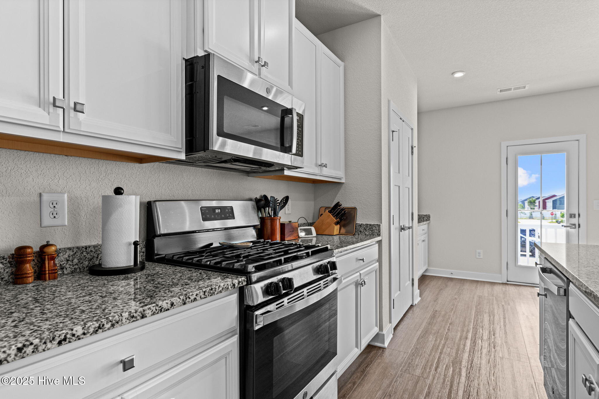 110 Fost Boulevard Property Photo 11