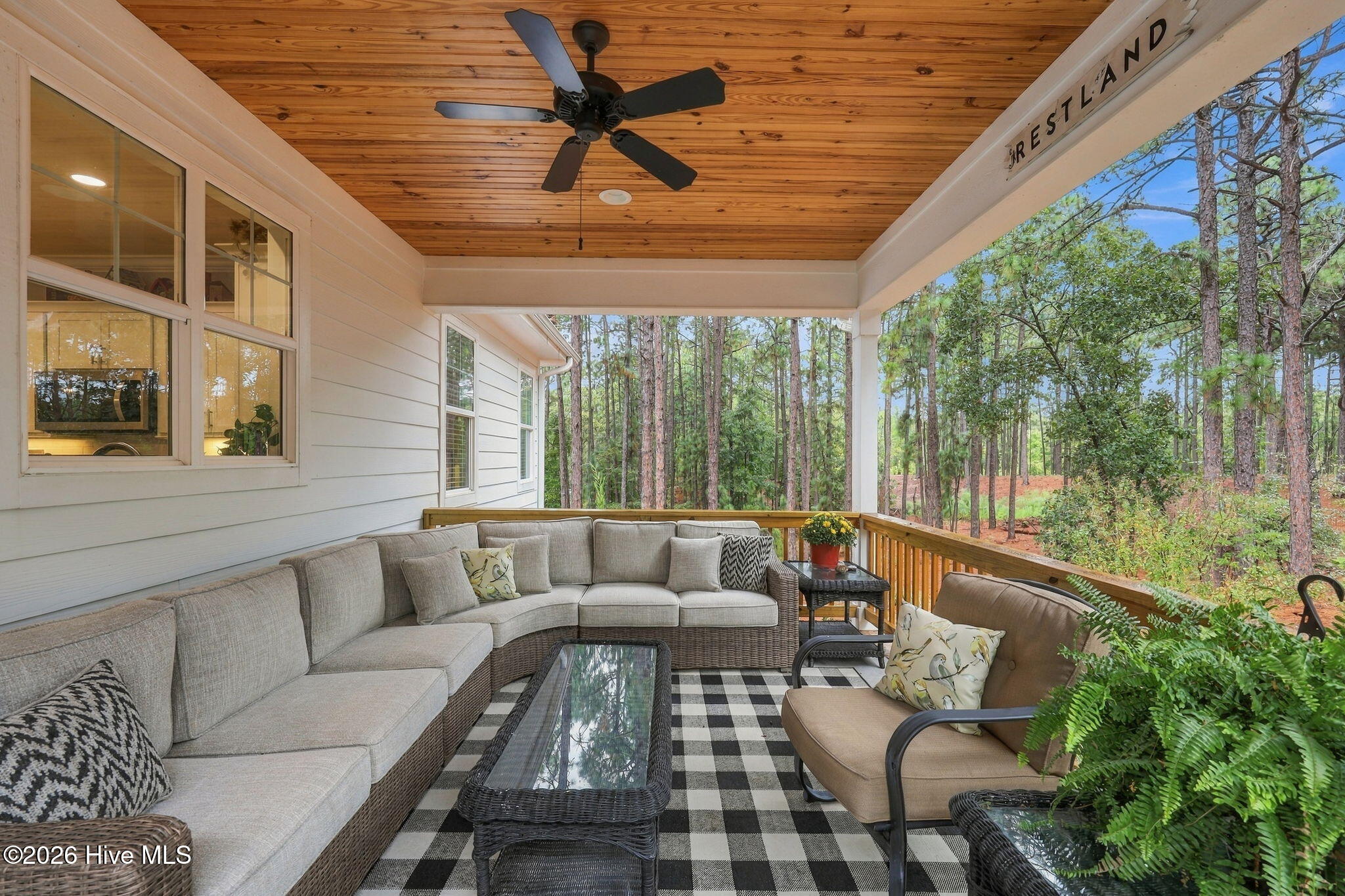 512 Longleaf Drive Property Photo 27