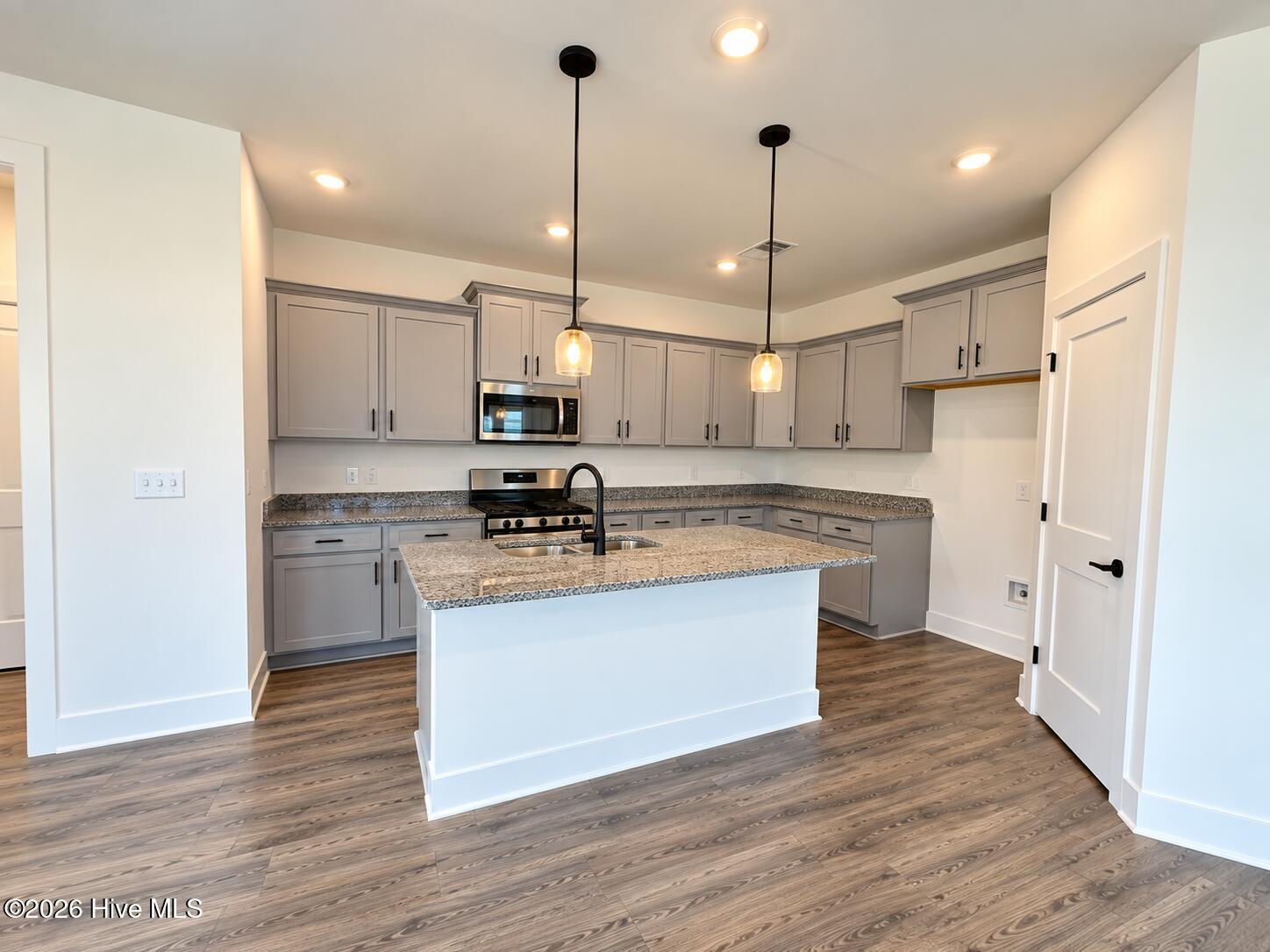 2022 Tharrington Way Property Photo 9
