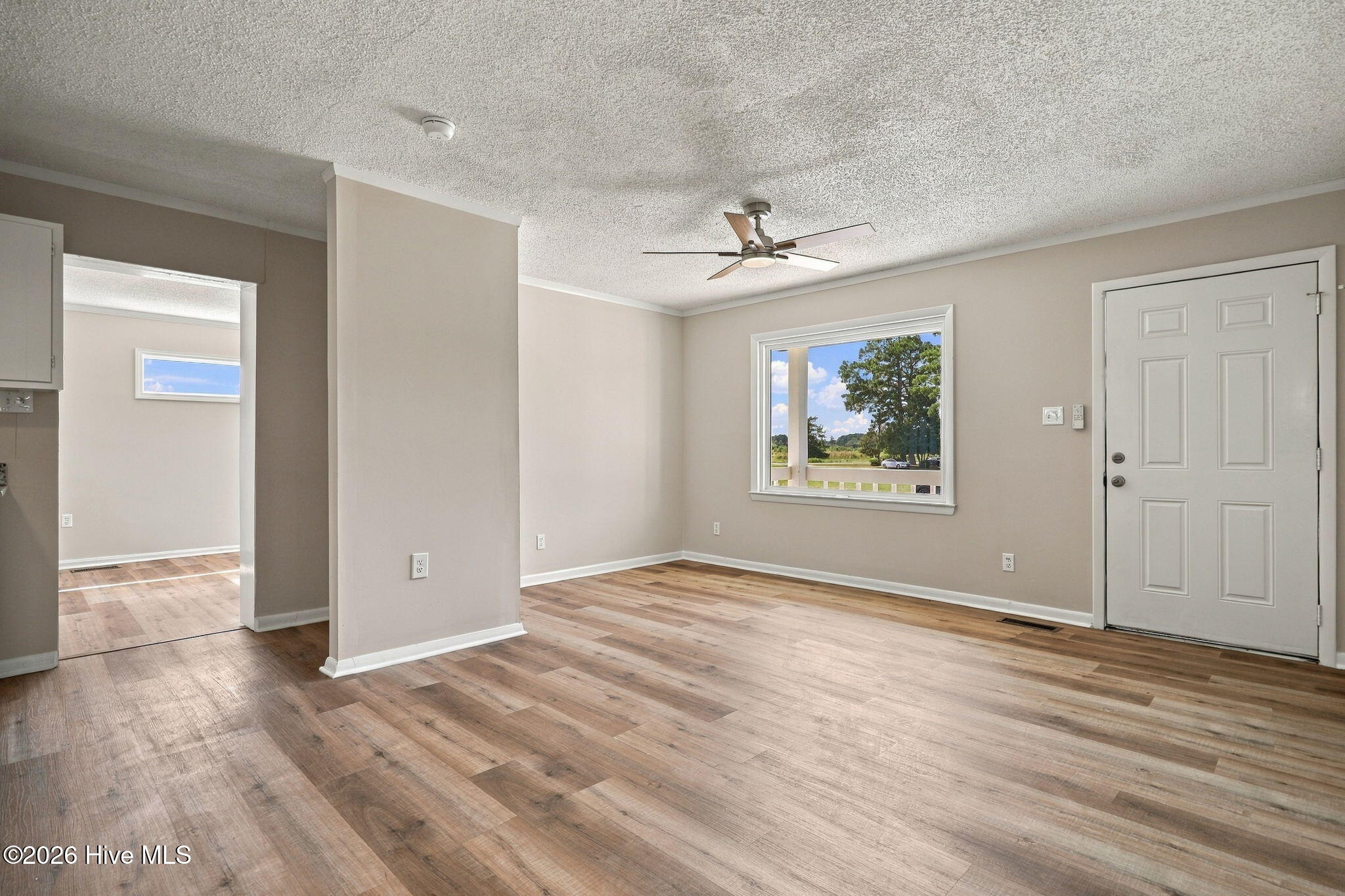 104 Oak Grove Avenue Property Photo 7