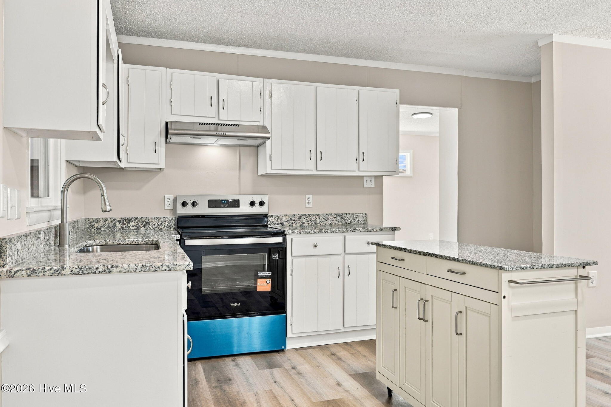 104 Oak Grove Avenue Property Photo 9