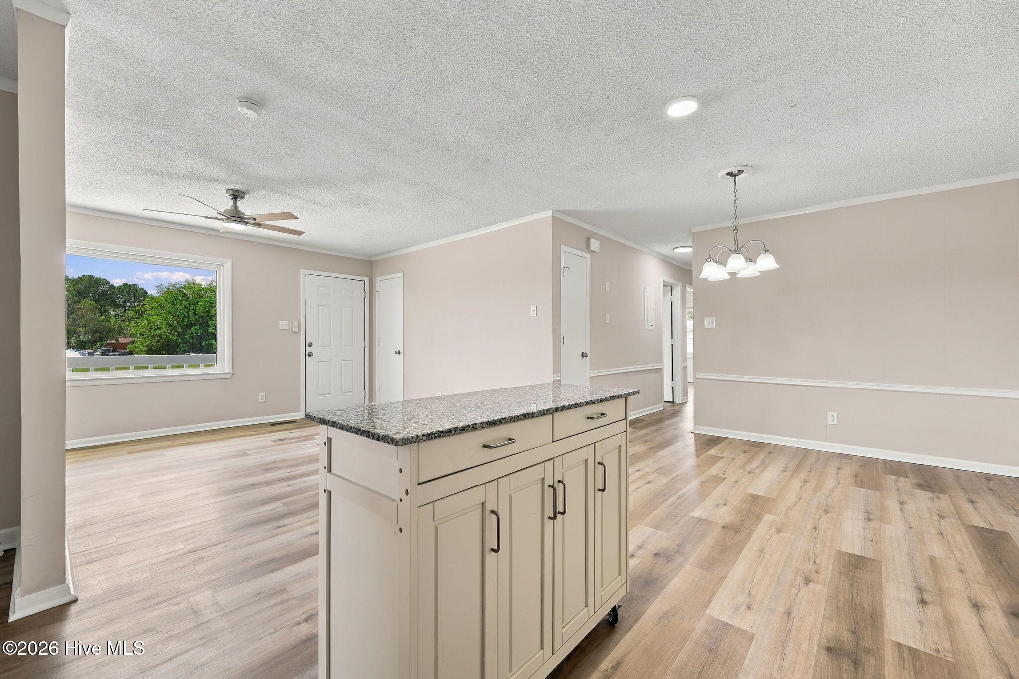 104 Oak Grove Avenue Property Photo 11