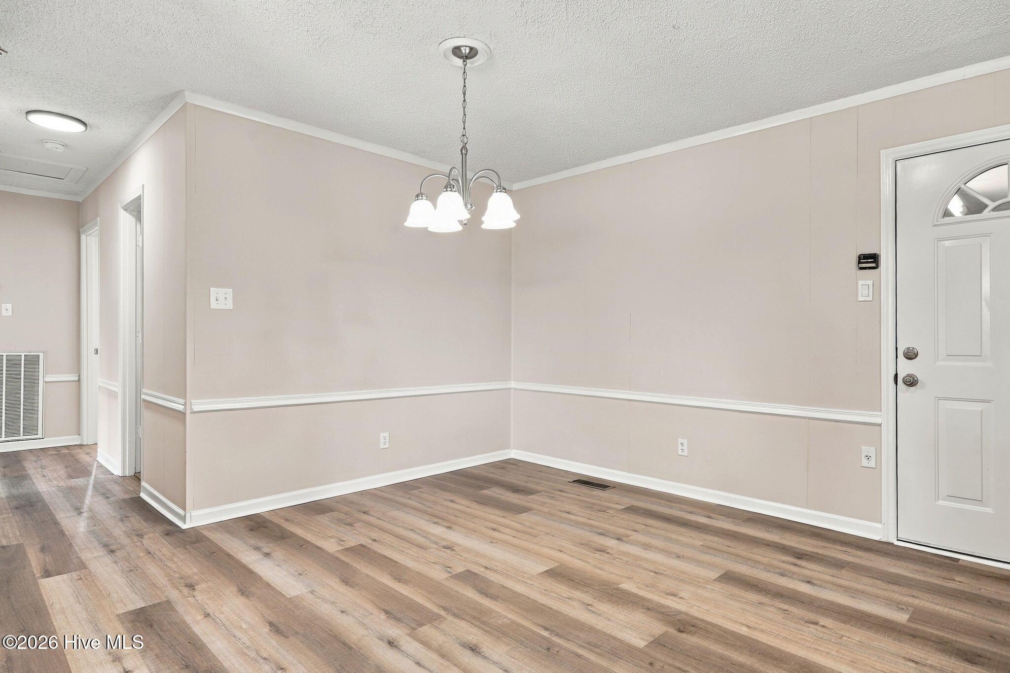 104 Oak Grove Avenue Property Photo 13