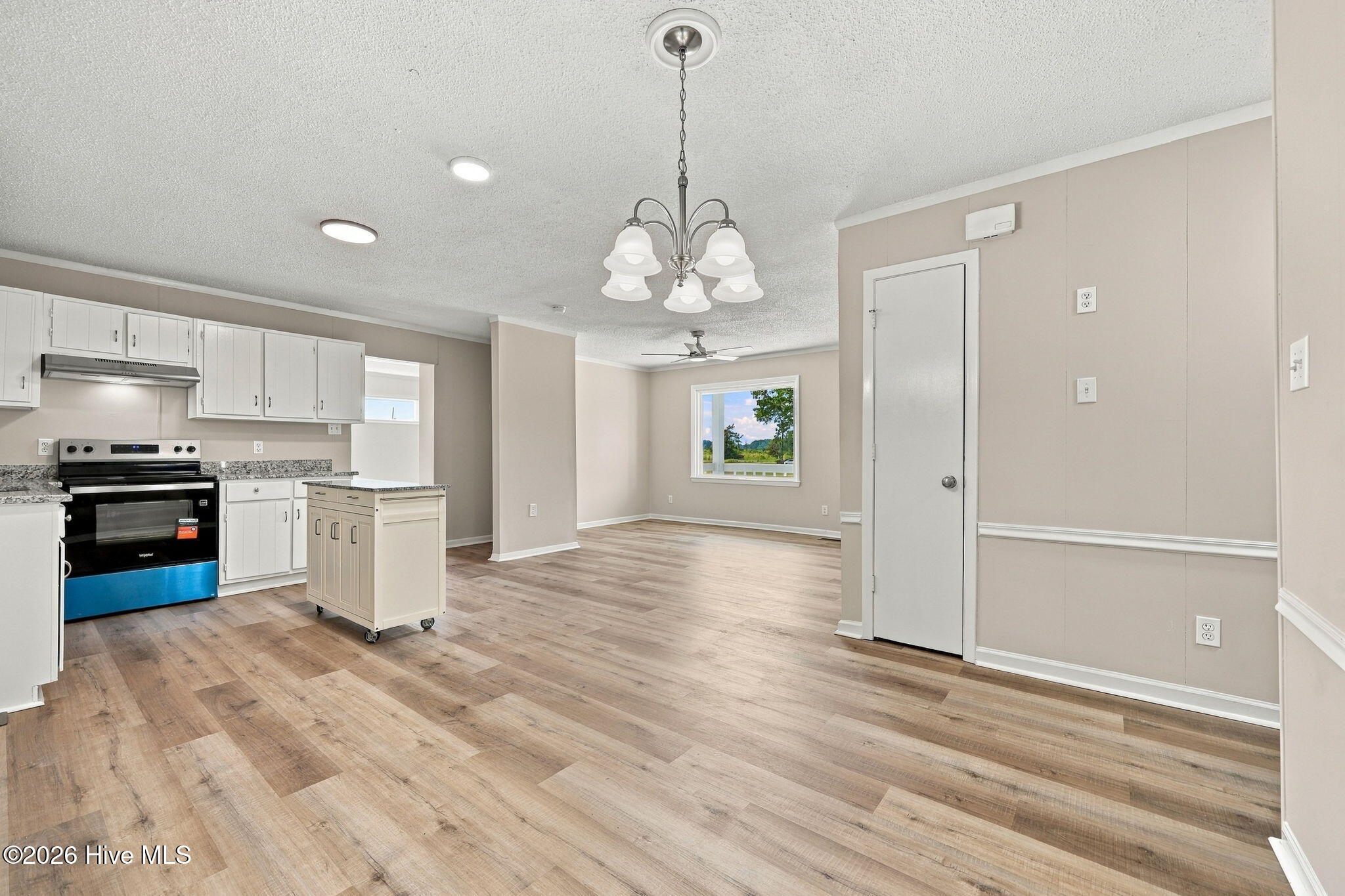 104 Oak Grove Avenue Property Photo 14