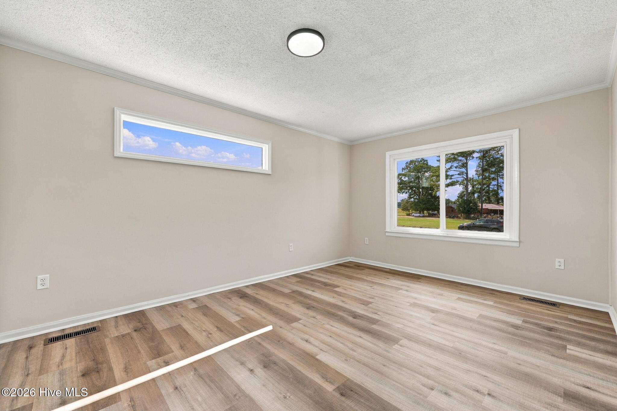 104 Oak Grove Avenue Property Photo 15
