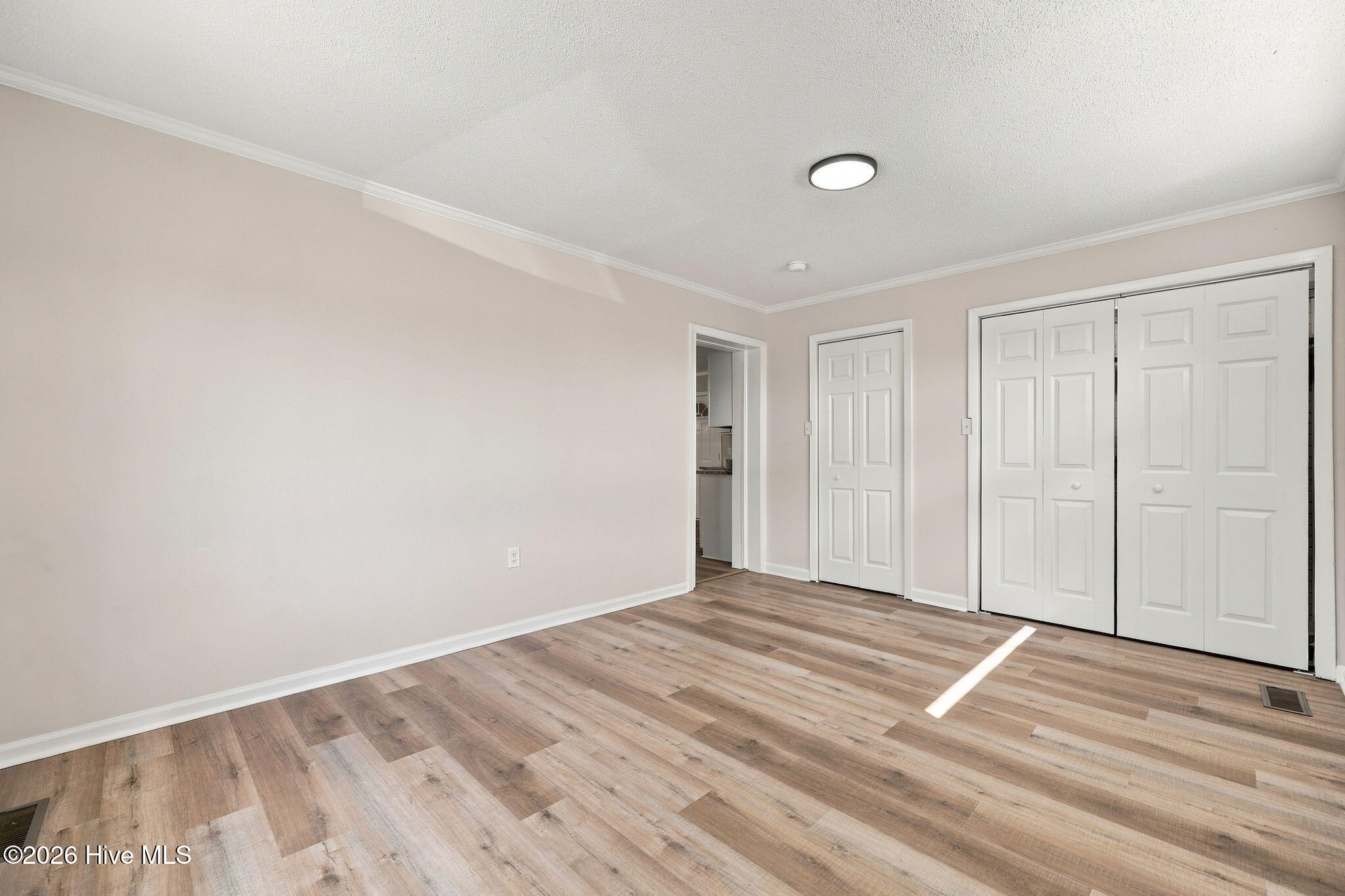 104 Oak Grove Avenue Property Photo 16