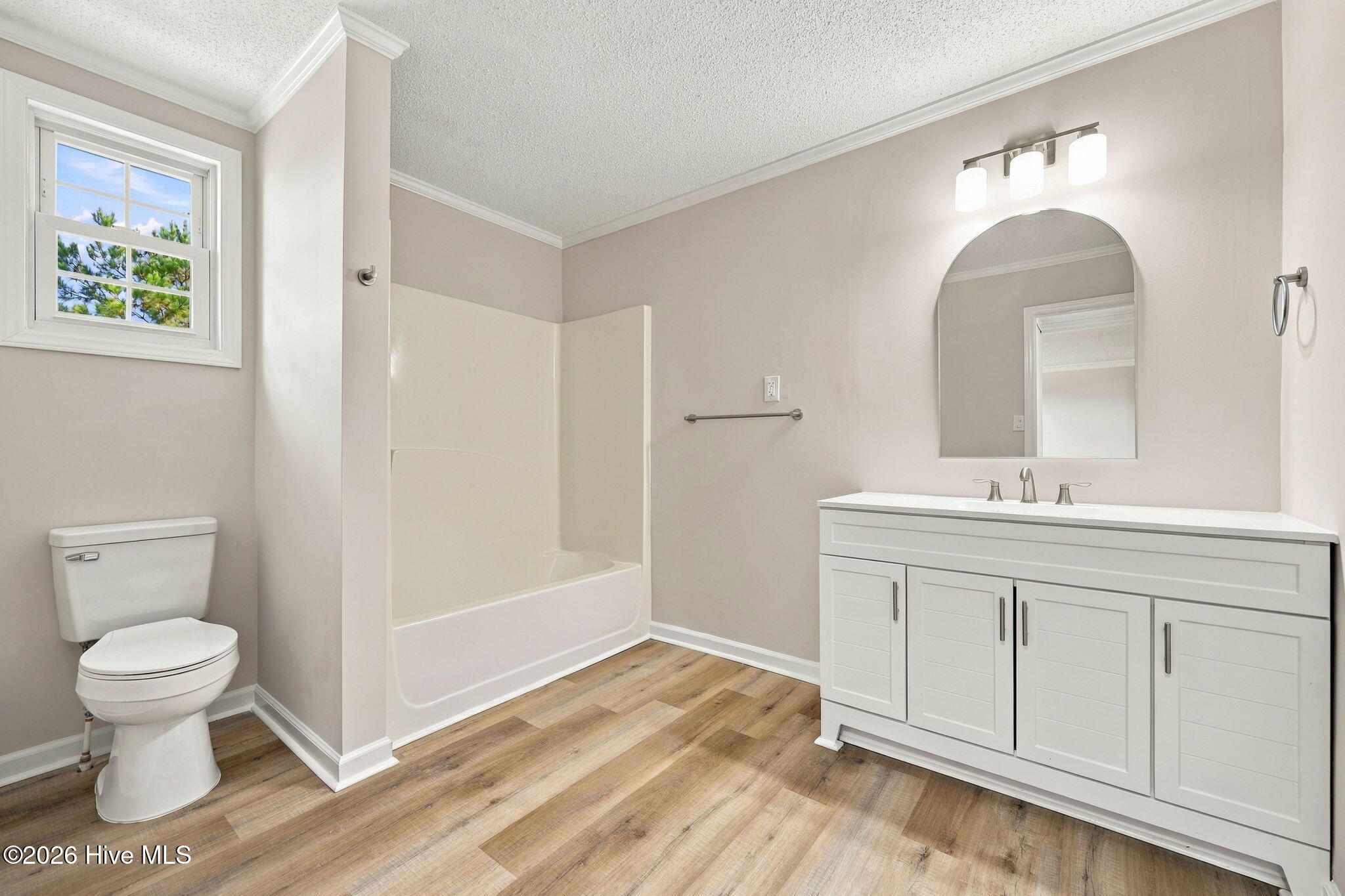 104 Oak Grove Avenue Property Photo 23