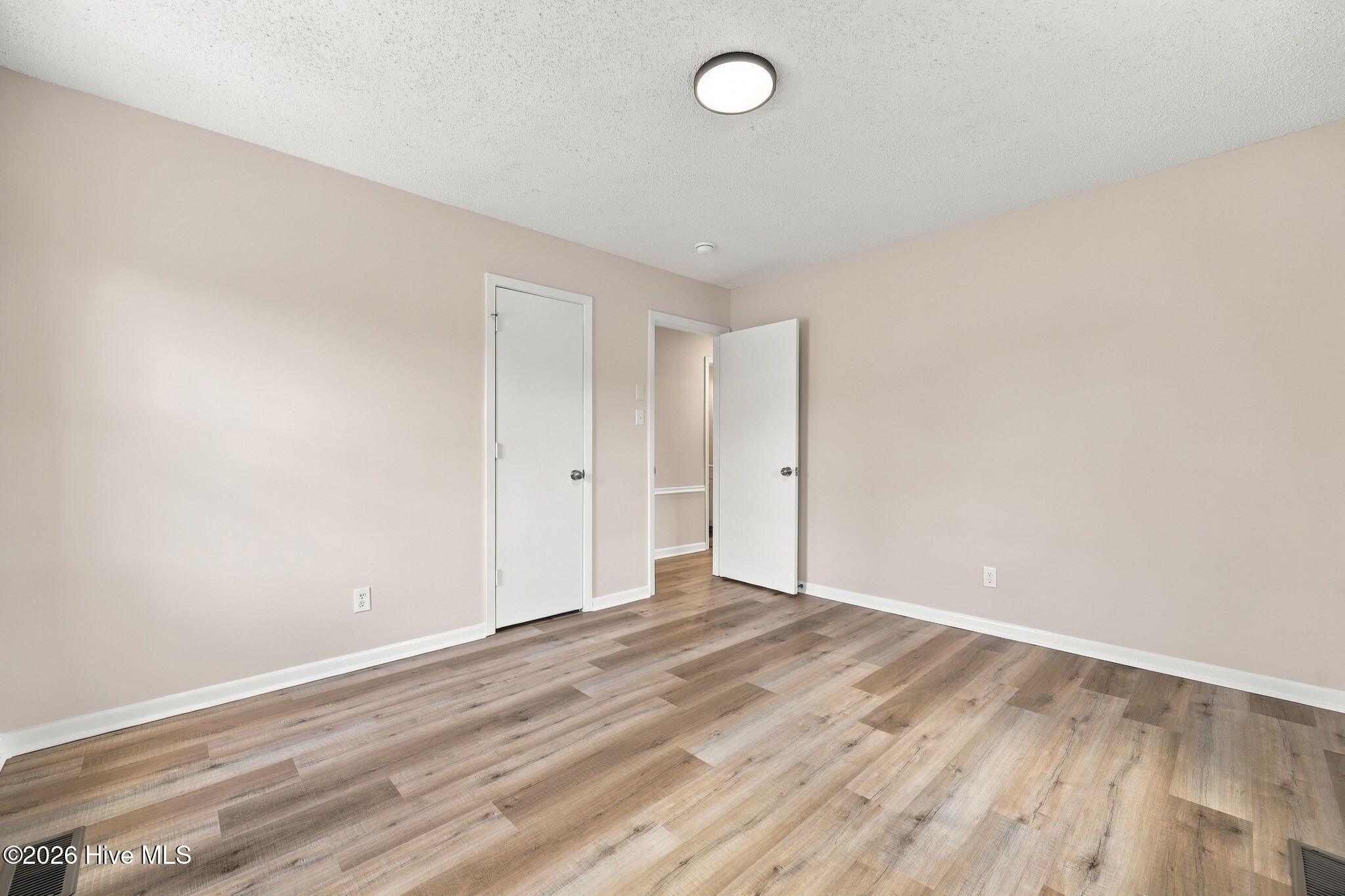 104 Oak Grove Avenue Property Photo 26