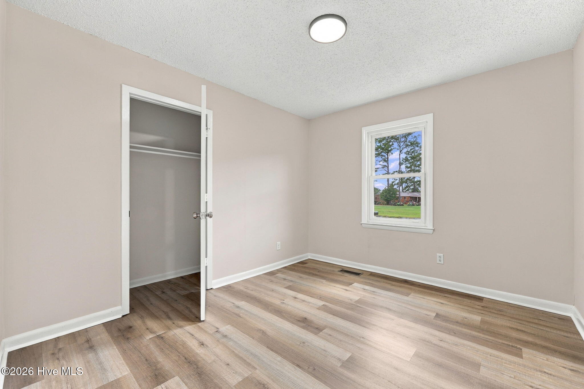 104 Oak Grove Avenue Property Photo 27