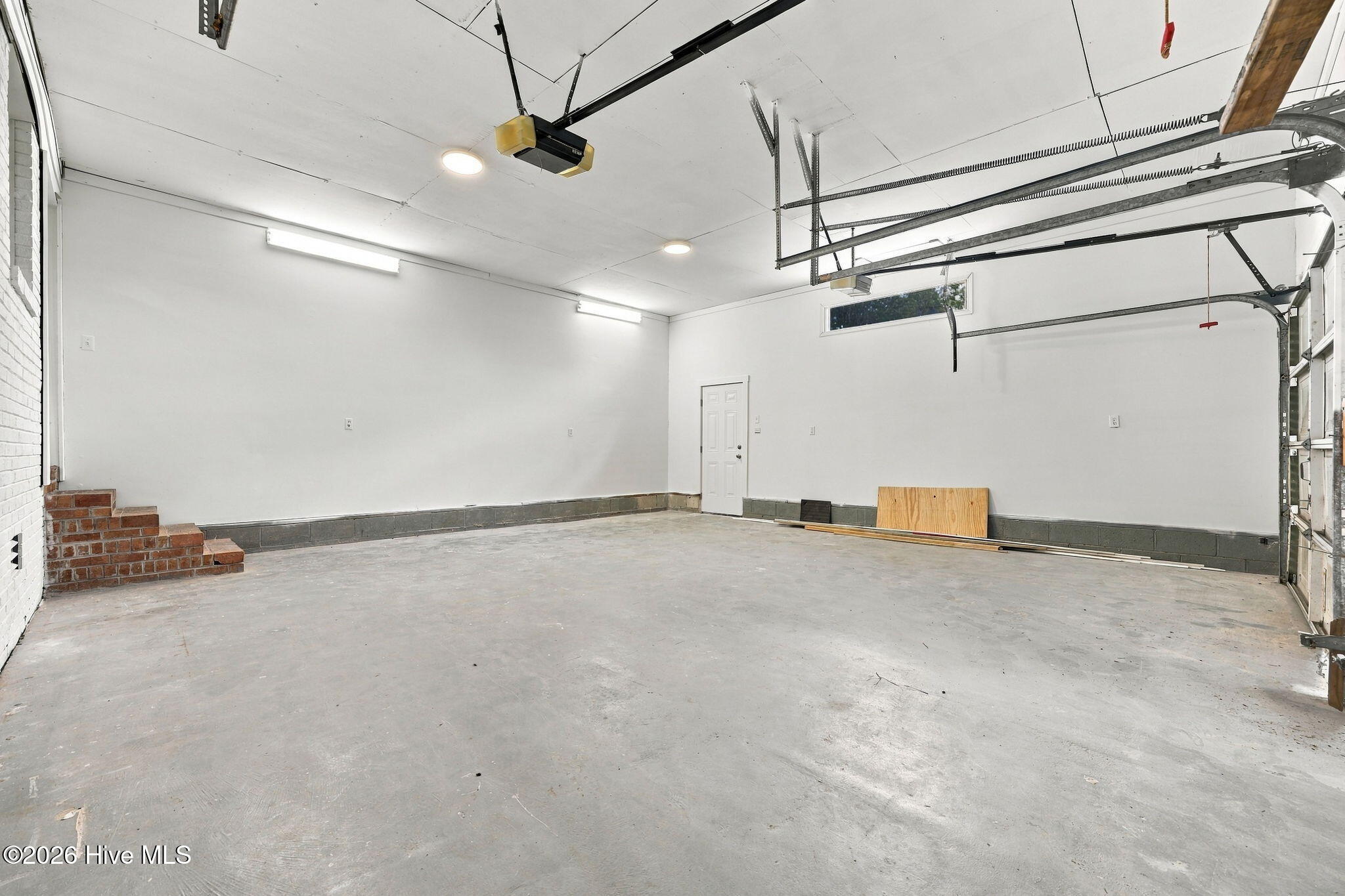 104 Oak Grove Avenue Property Photo 33