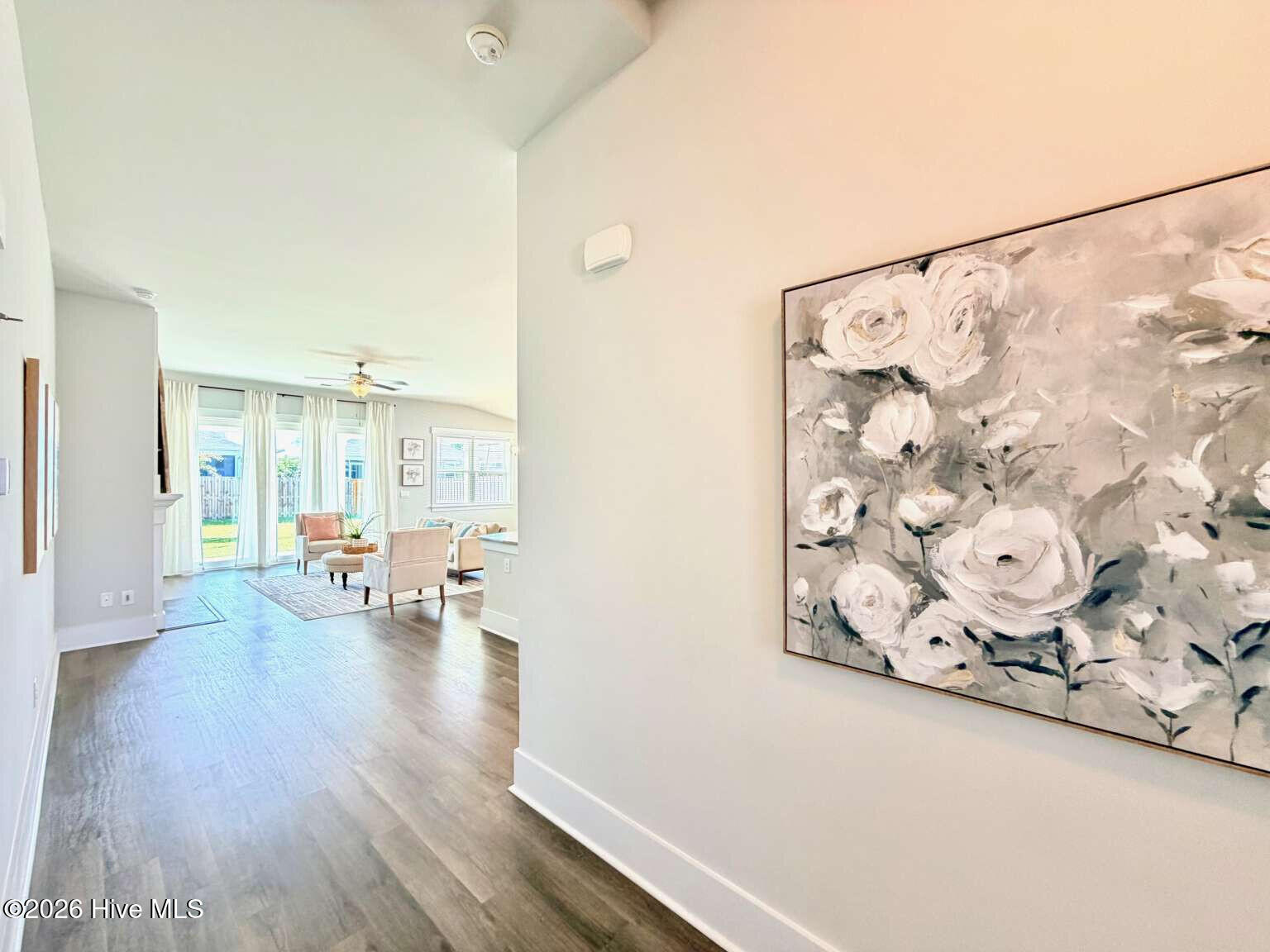 425 Edgewater Way Property Photo 4