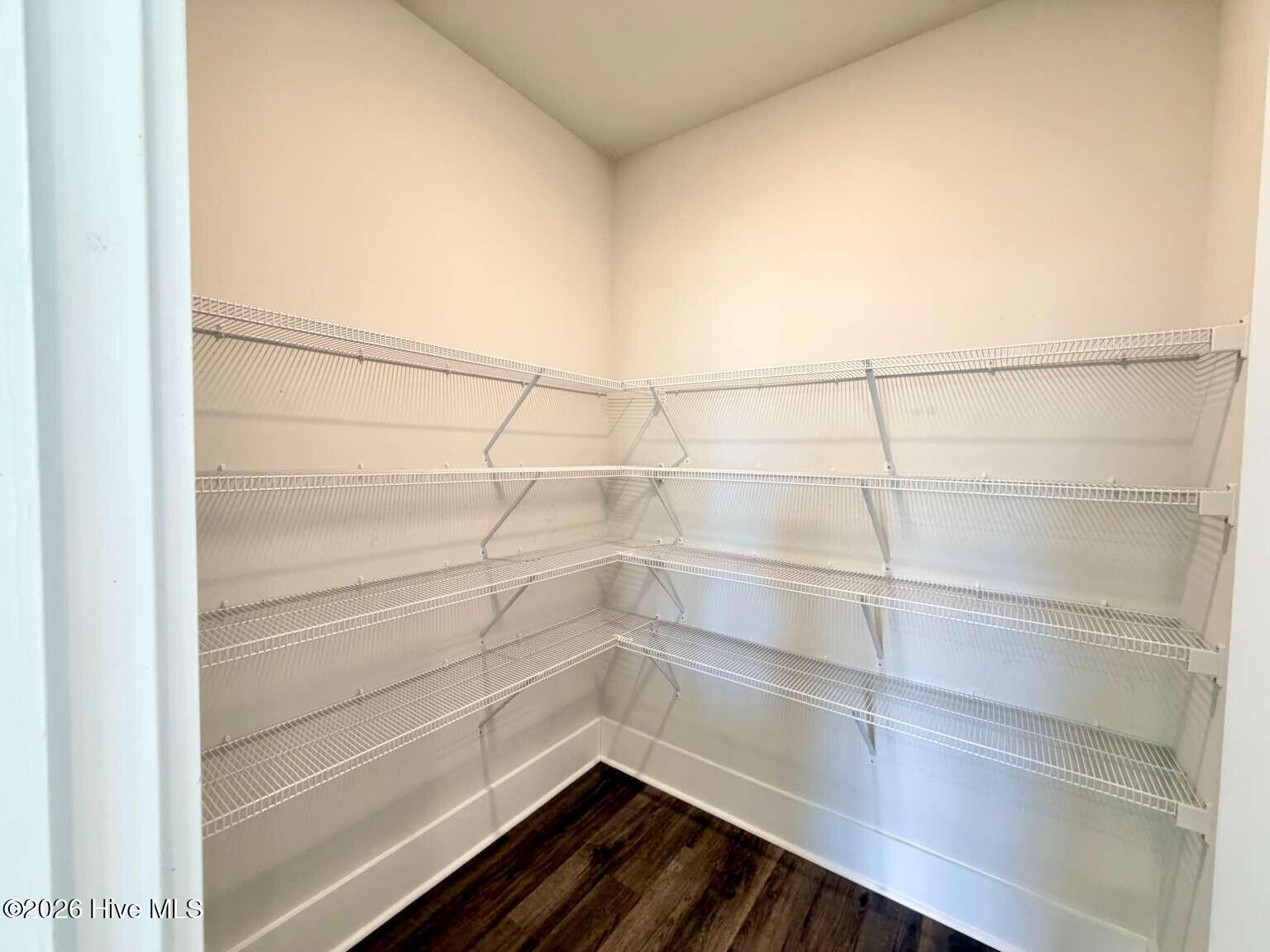 425 Edgewater Way Property Photo 11