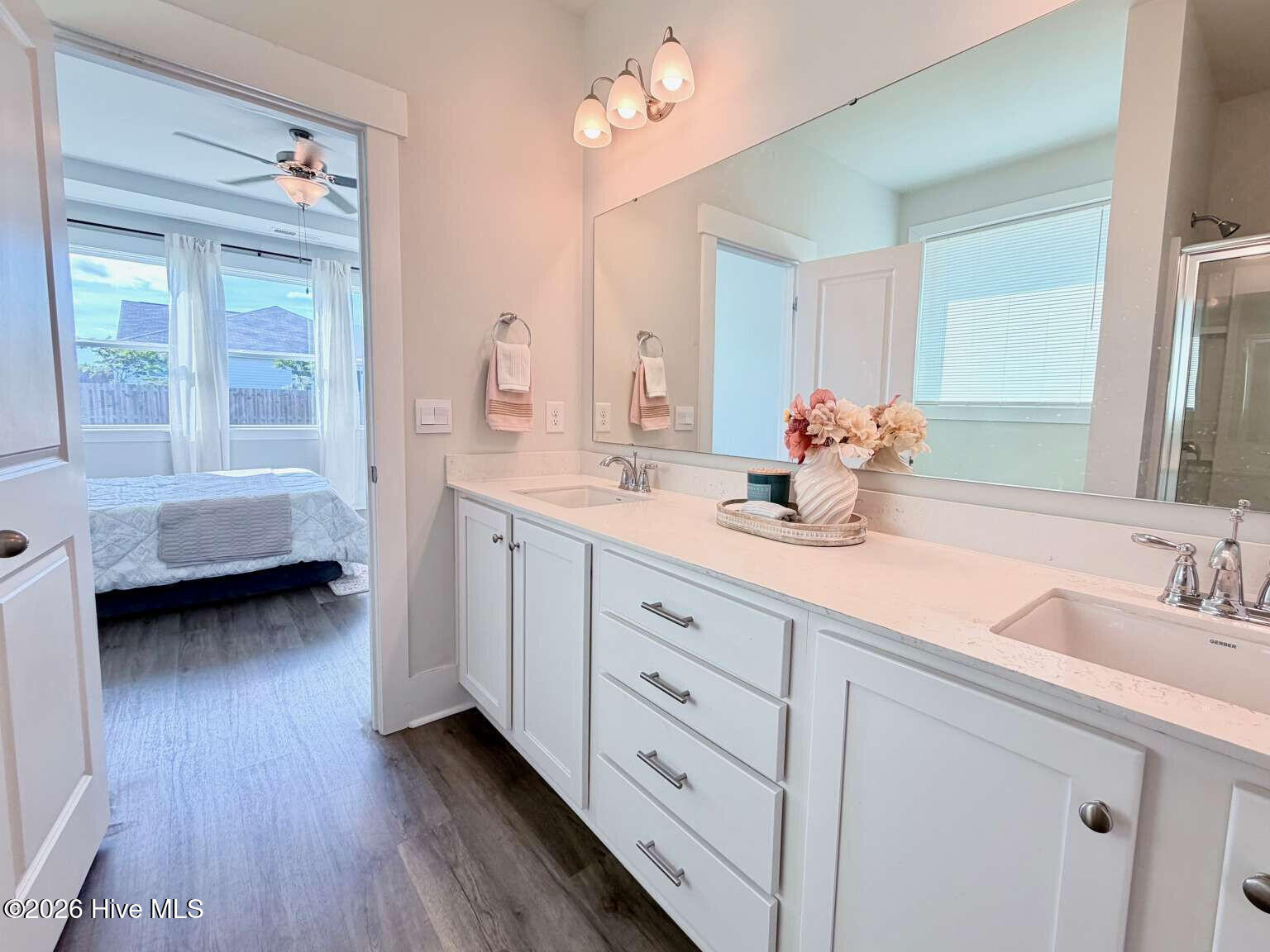 425 Edgewater Way Property Photo 17