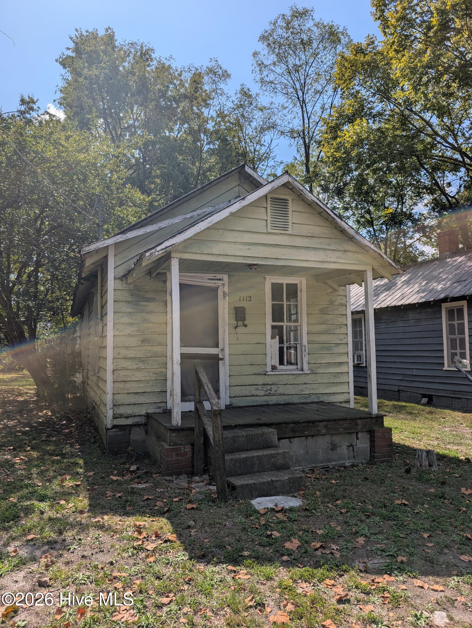 1112 Queen Street E Property Photo 1