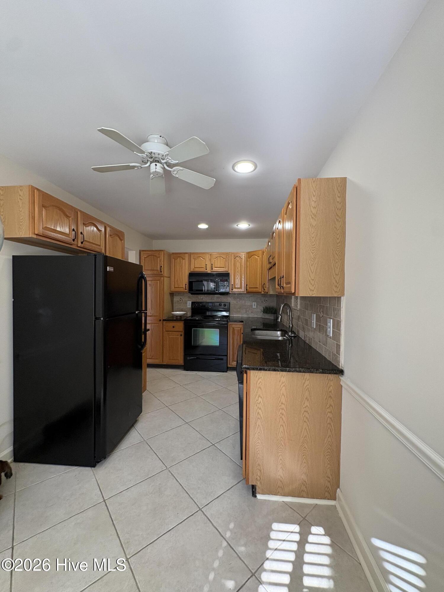 227 Knoll Road N Property Photo 3