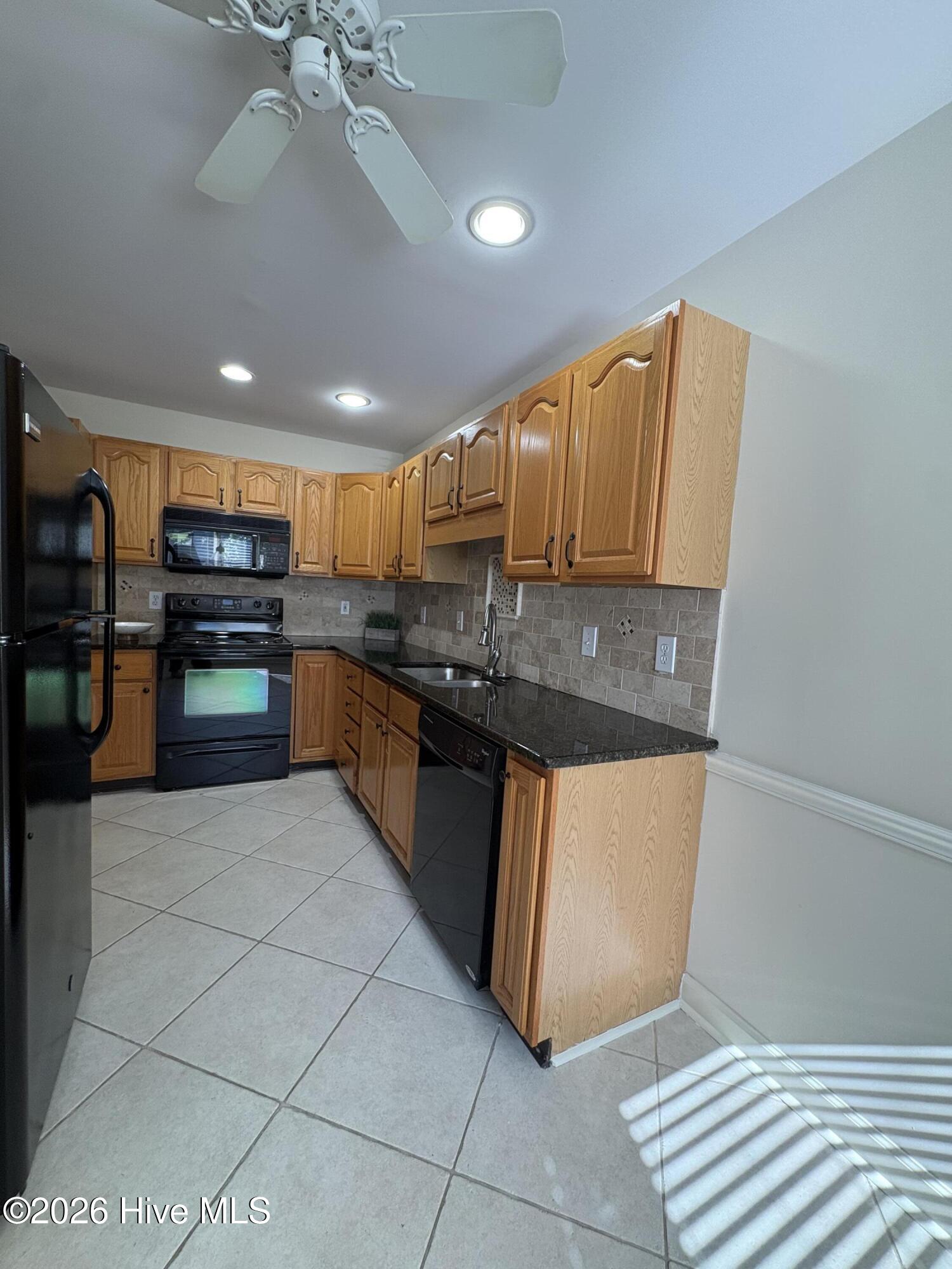 227 Knoll Road N Property Photo 5