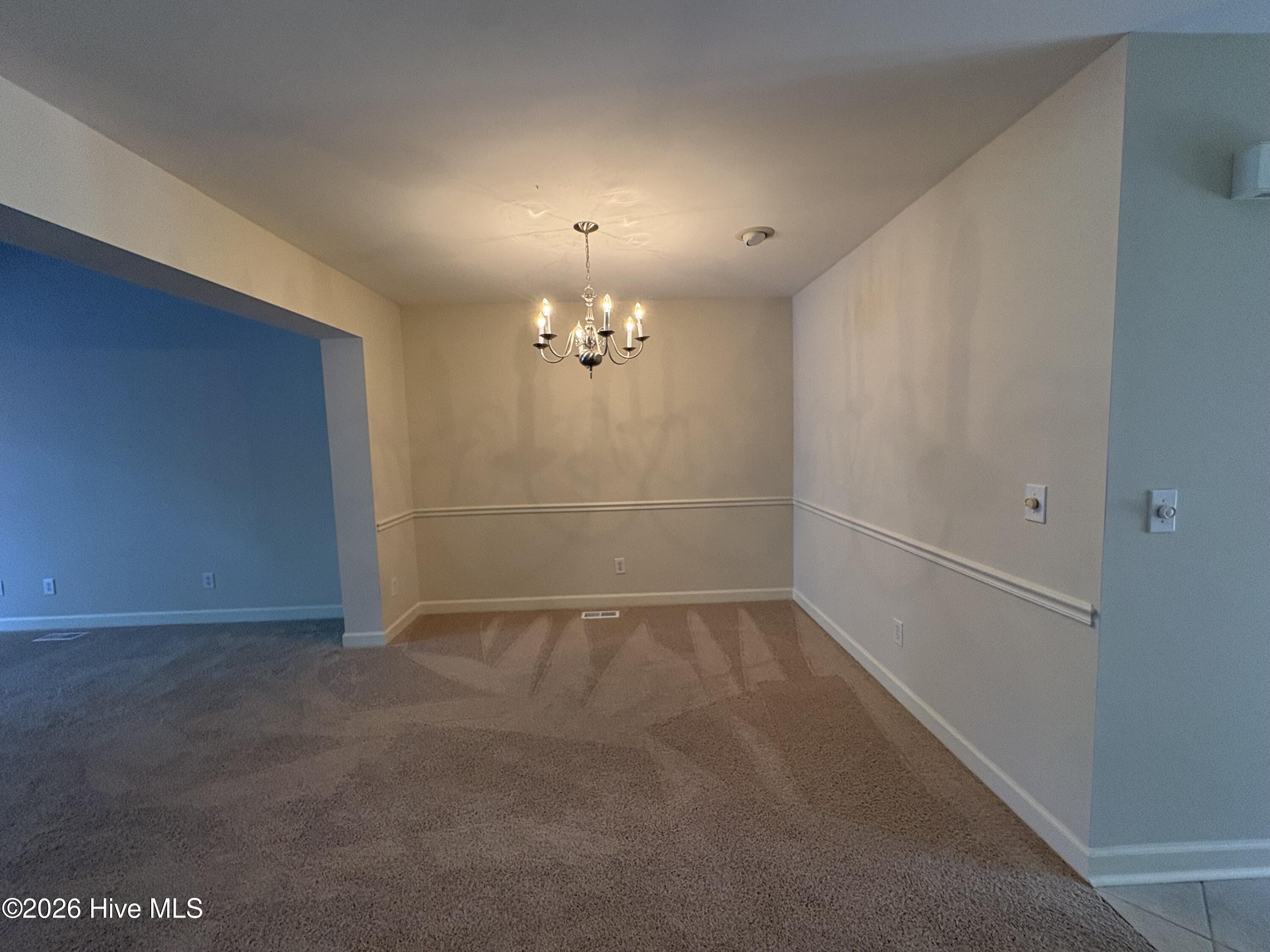 227 Knoll Road N Property Photo 6