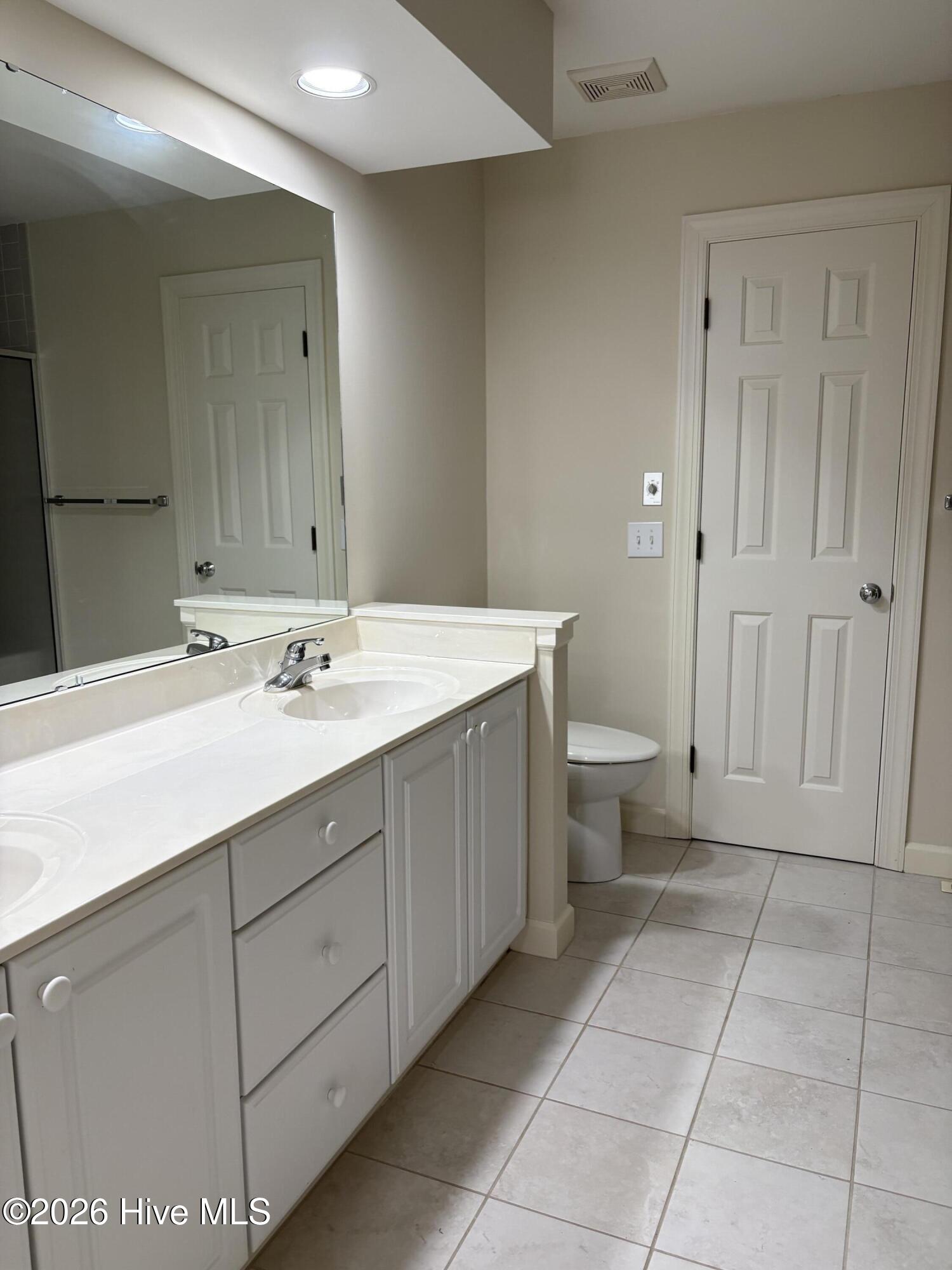 227 Knoll Road N Property Photo 9