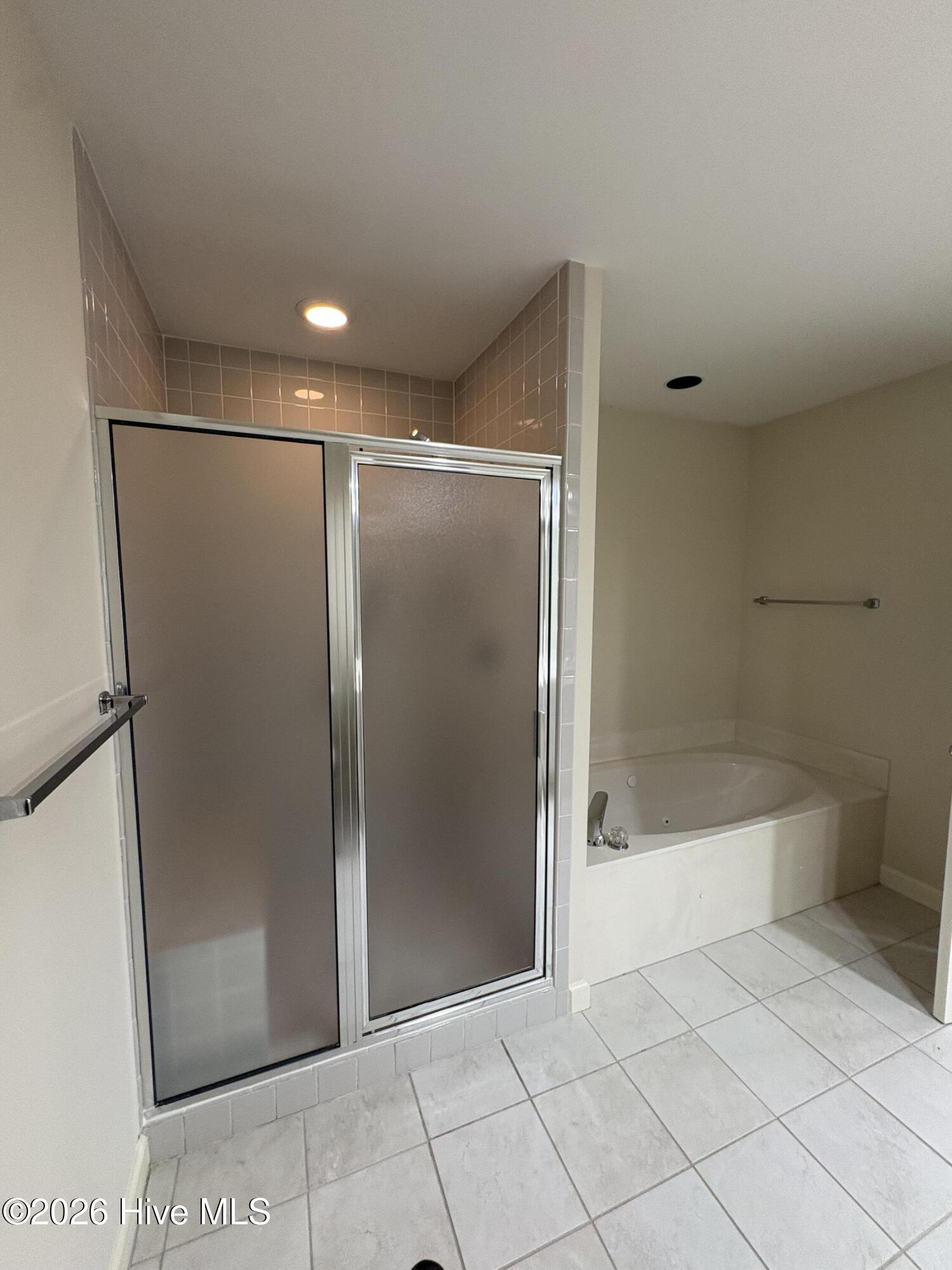227 Knoll Road N Property Photo 10