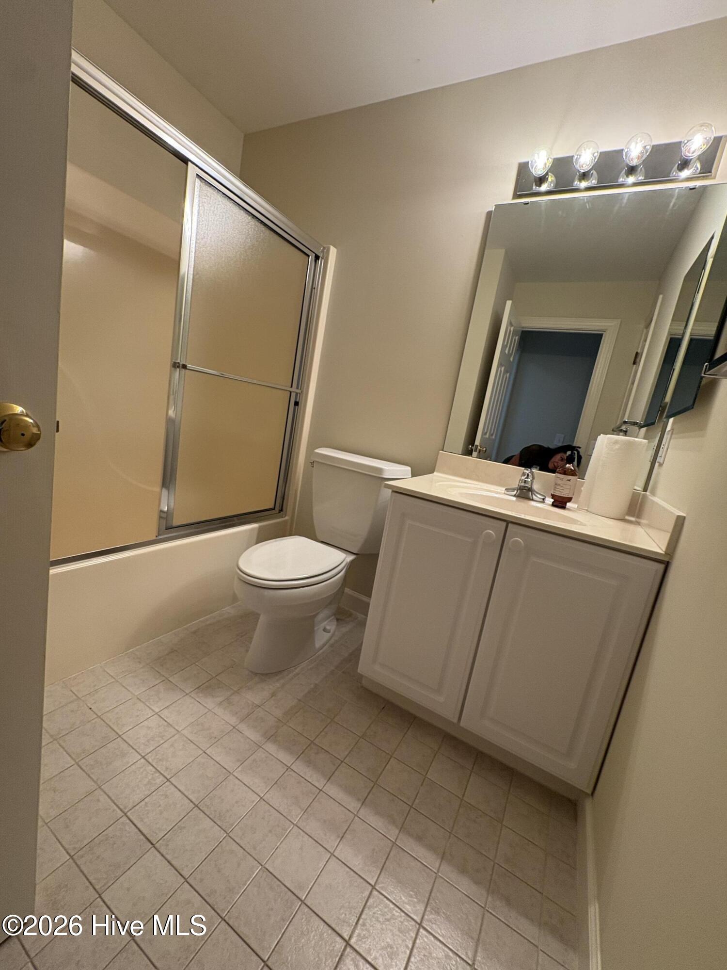 227 Knoll Road N Property Photo 14