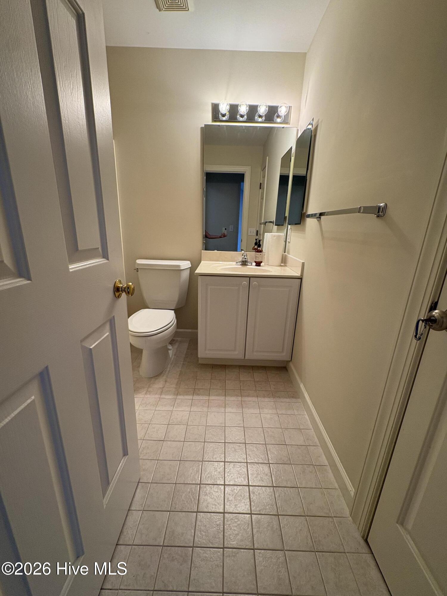 227 Knoll Road N Property Photo 15