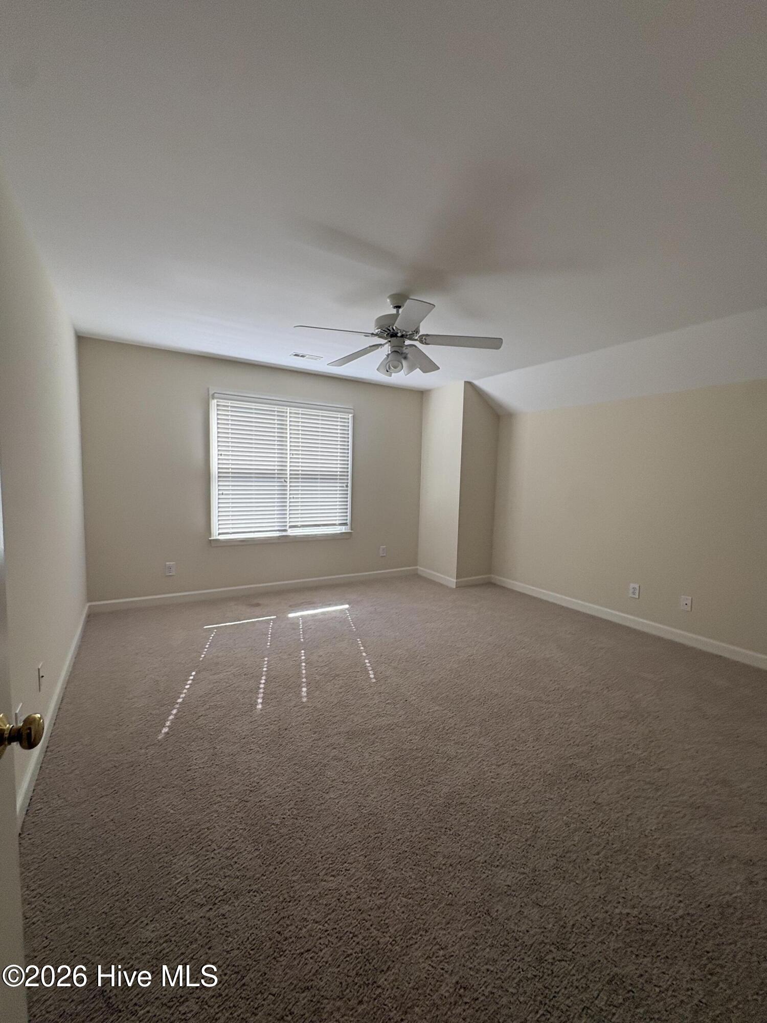 227 Knoll Road N Property Photo 17