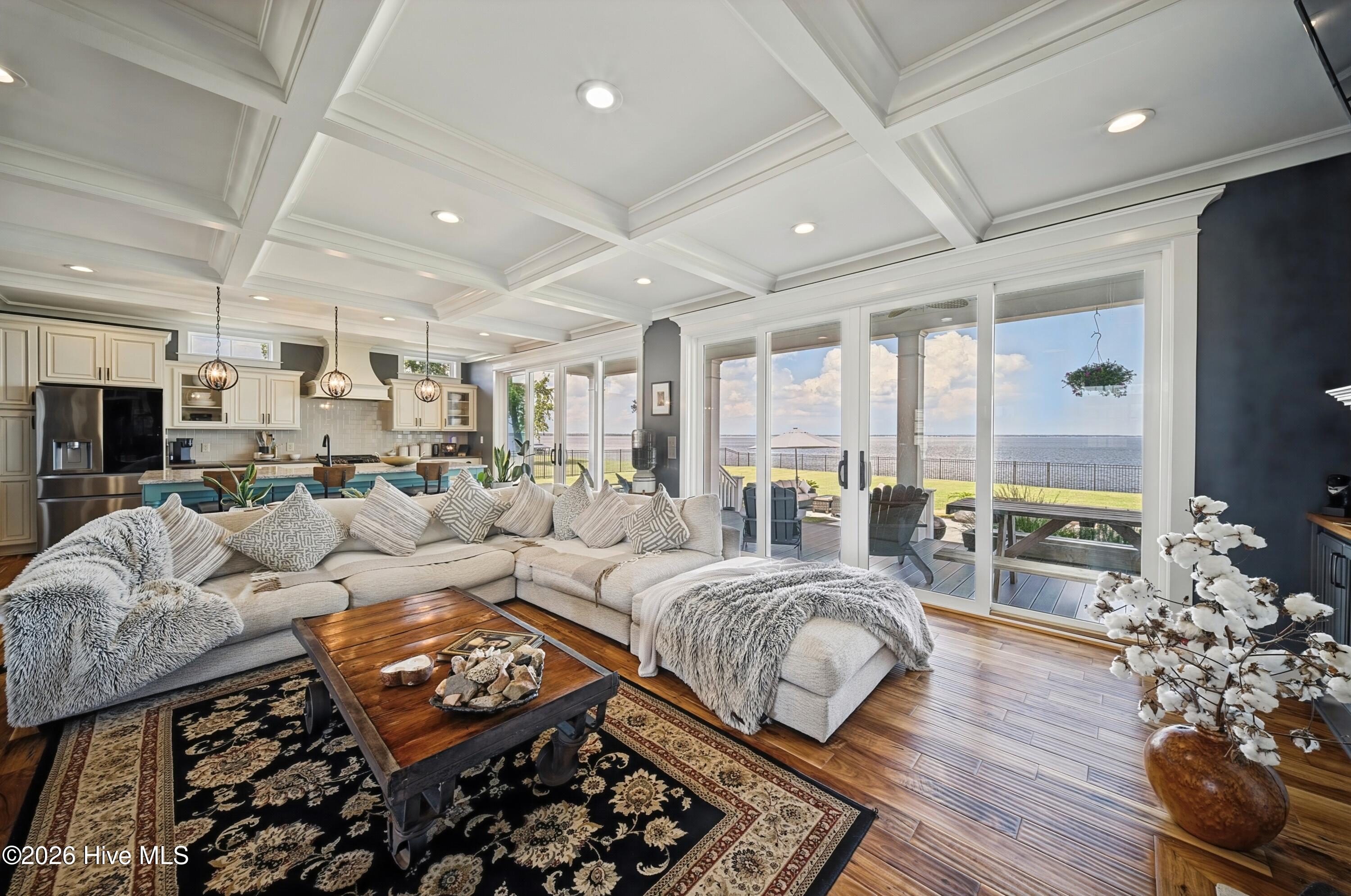 213 Majestic Circle Property Photo 6