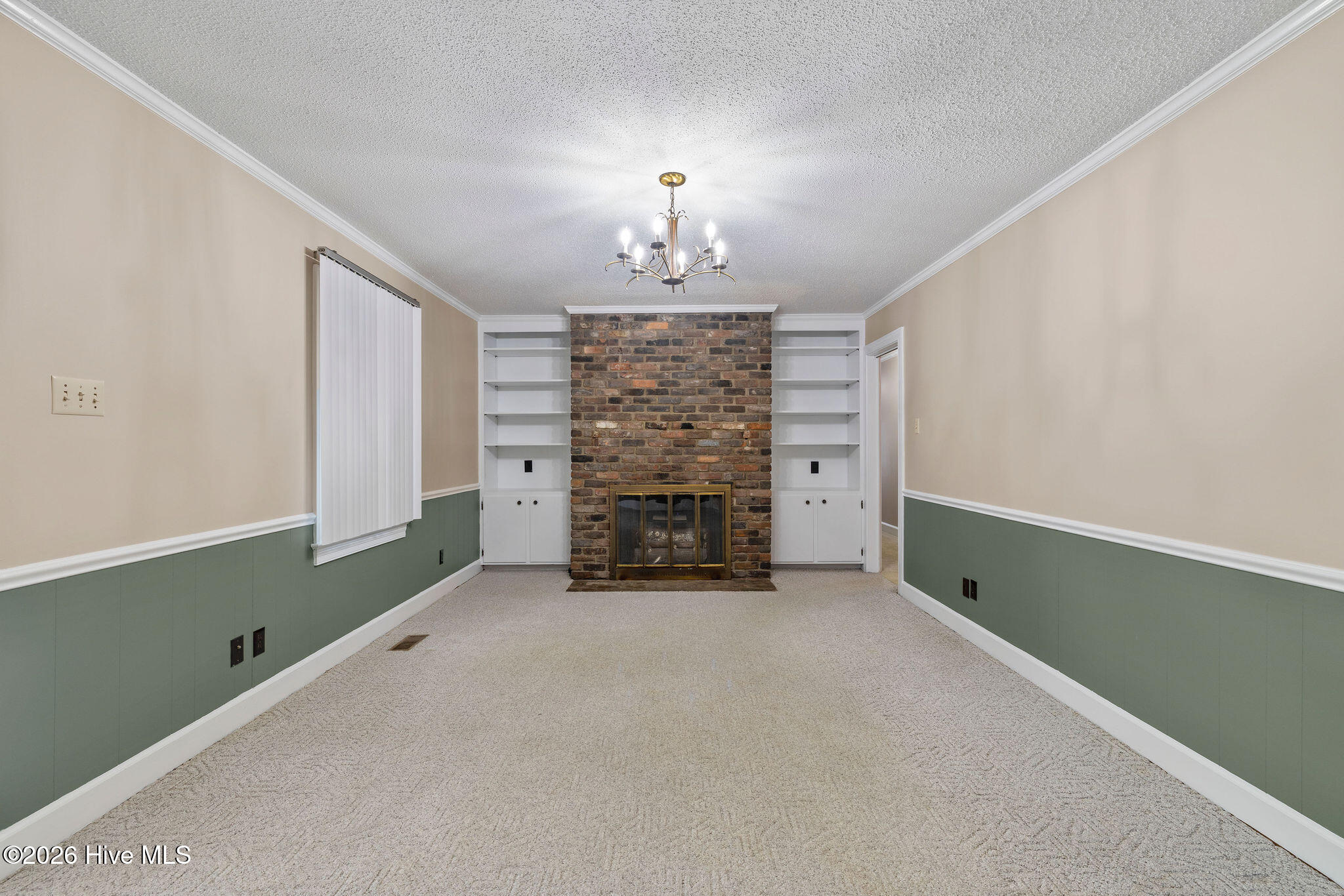 240 S Hillcrest Drive Property Photo 8